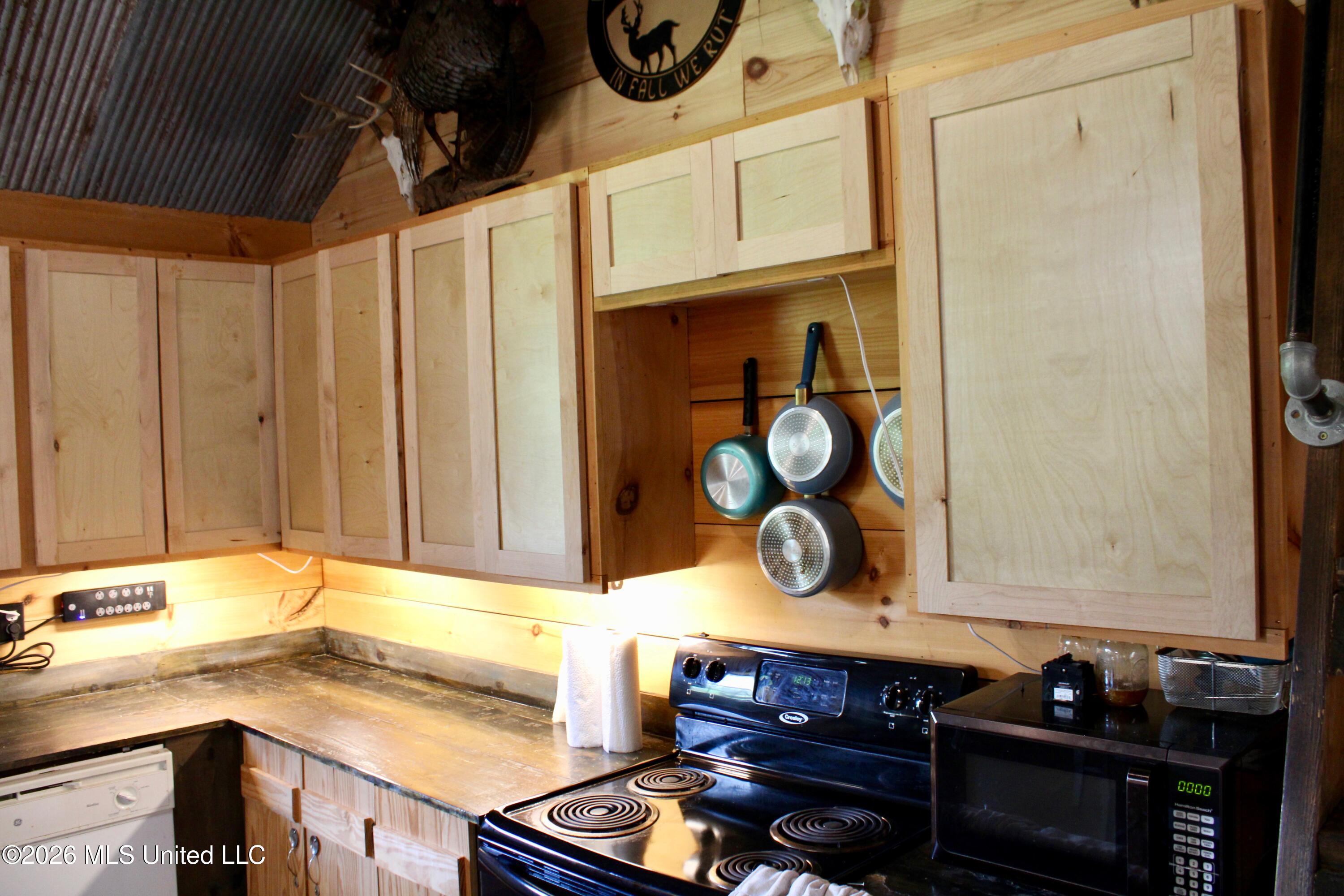 835 Fowler Road Property Photo 13