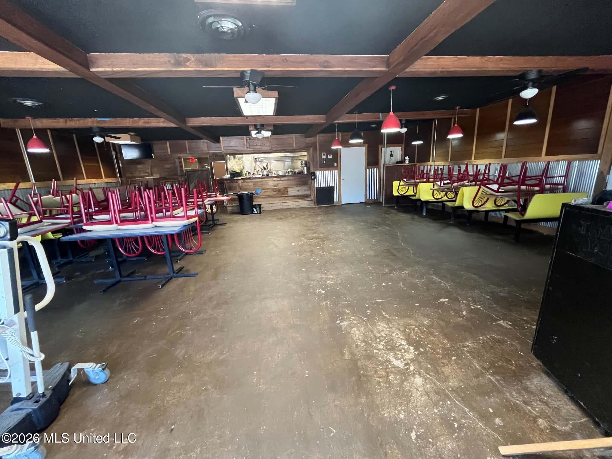 2501 Broadway Extended Property Photo 2