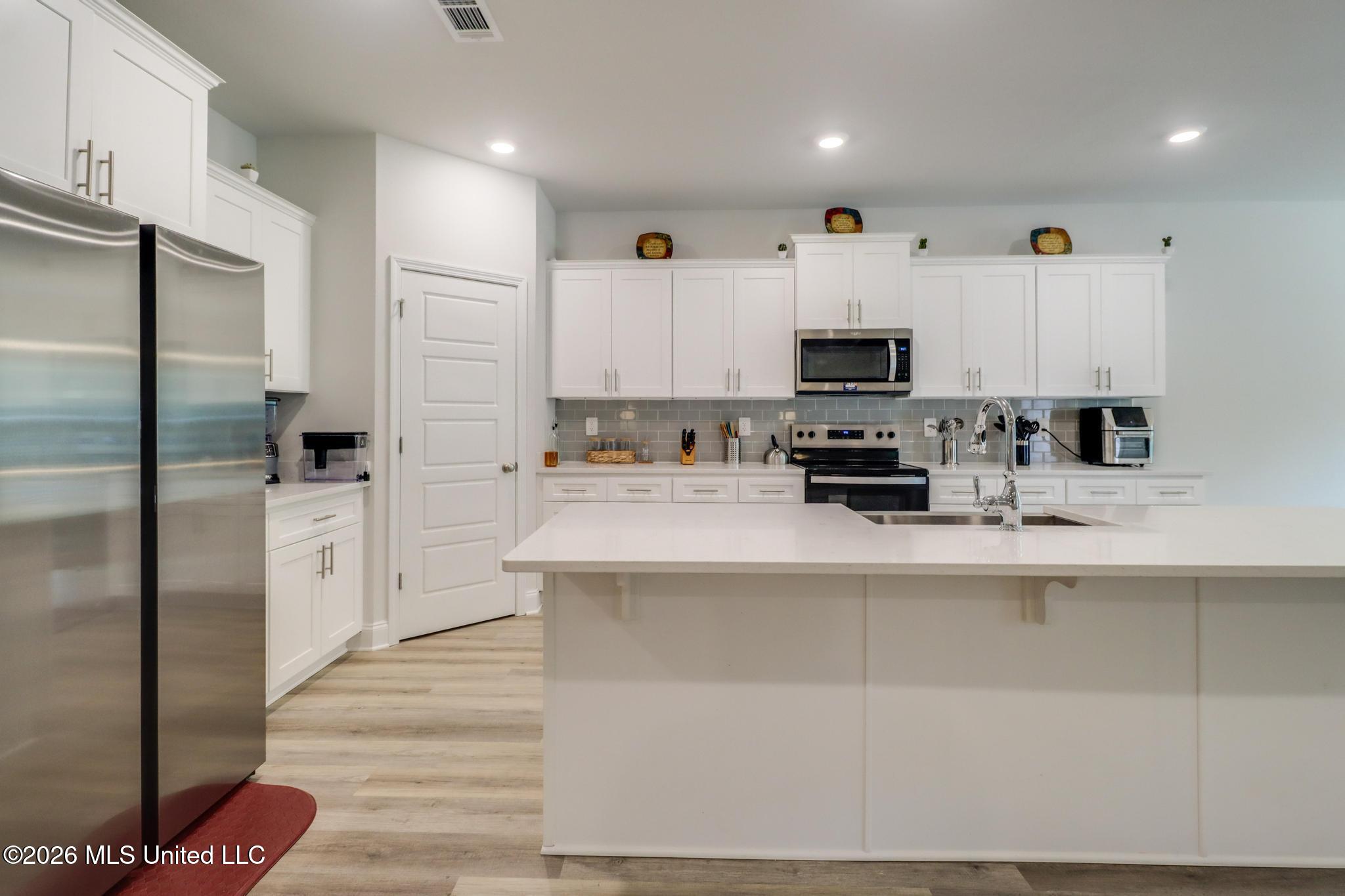 4937 Fern Drive Property Photo 10