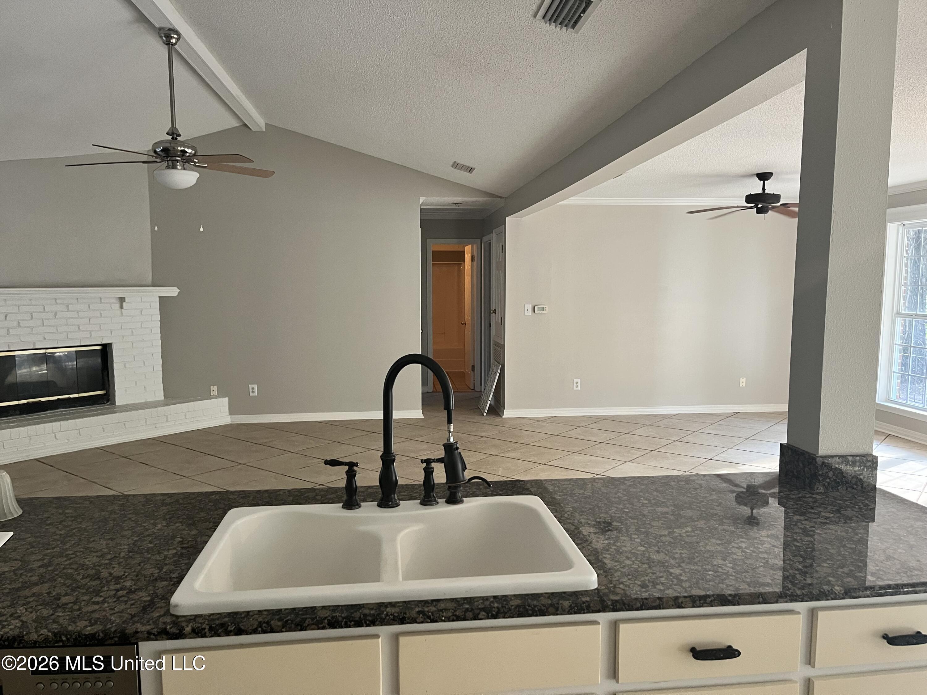 2709 Robert Hiram Drive Property Photo 8