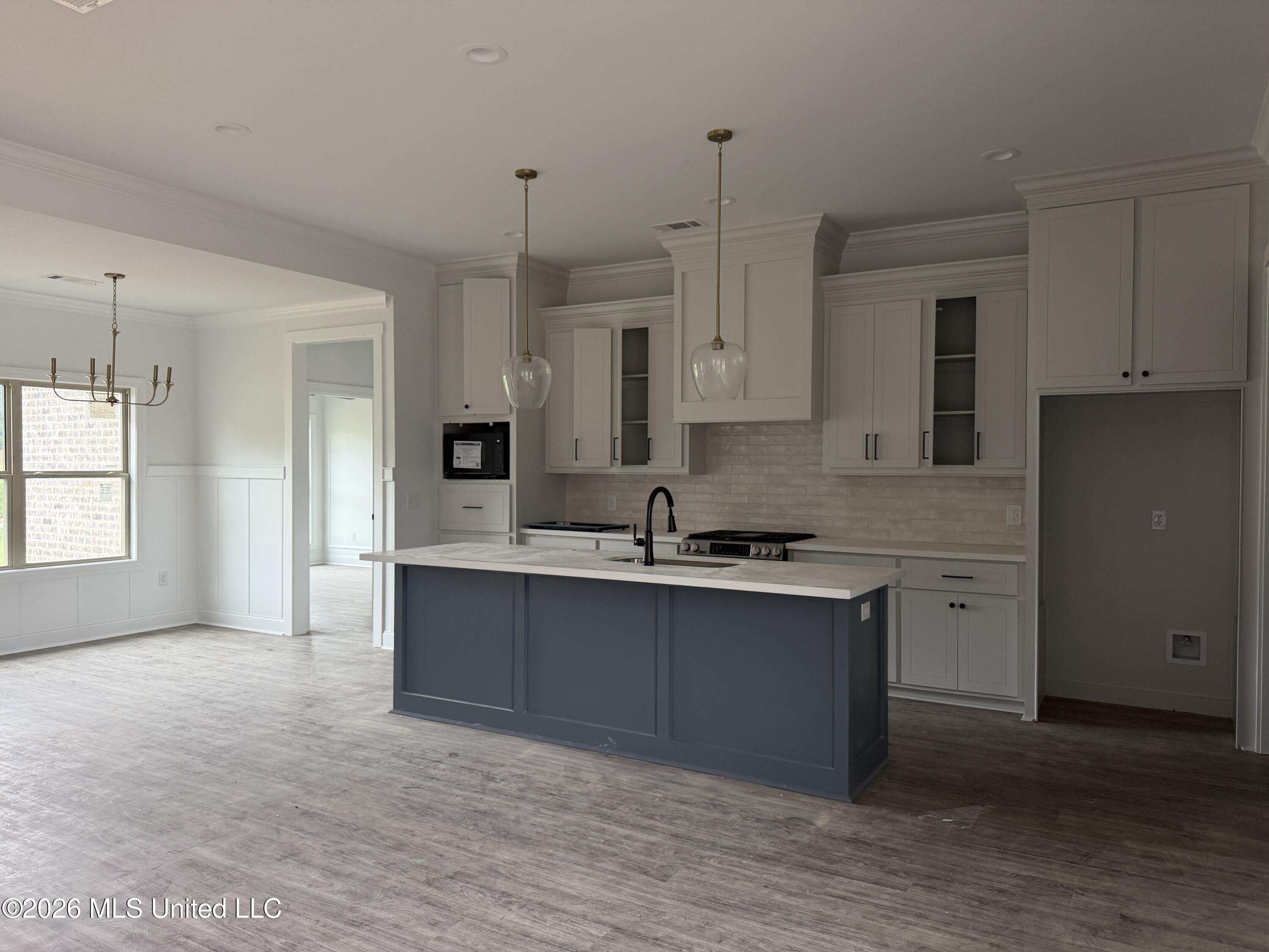 201 Jasmine Cove Circle Property Photo 3