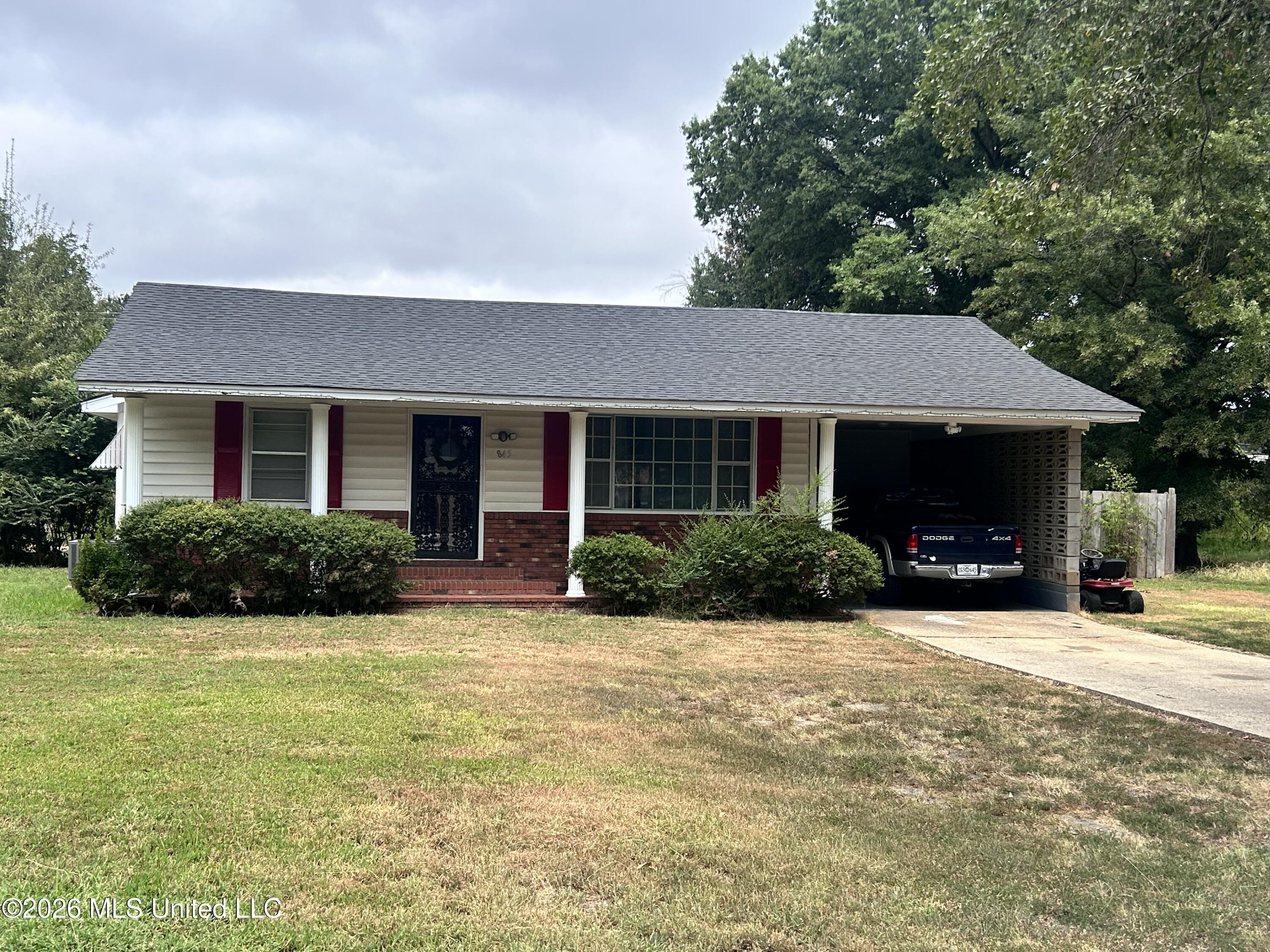 845 Lynn Avenue Property Photo 1