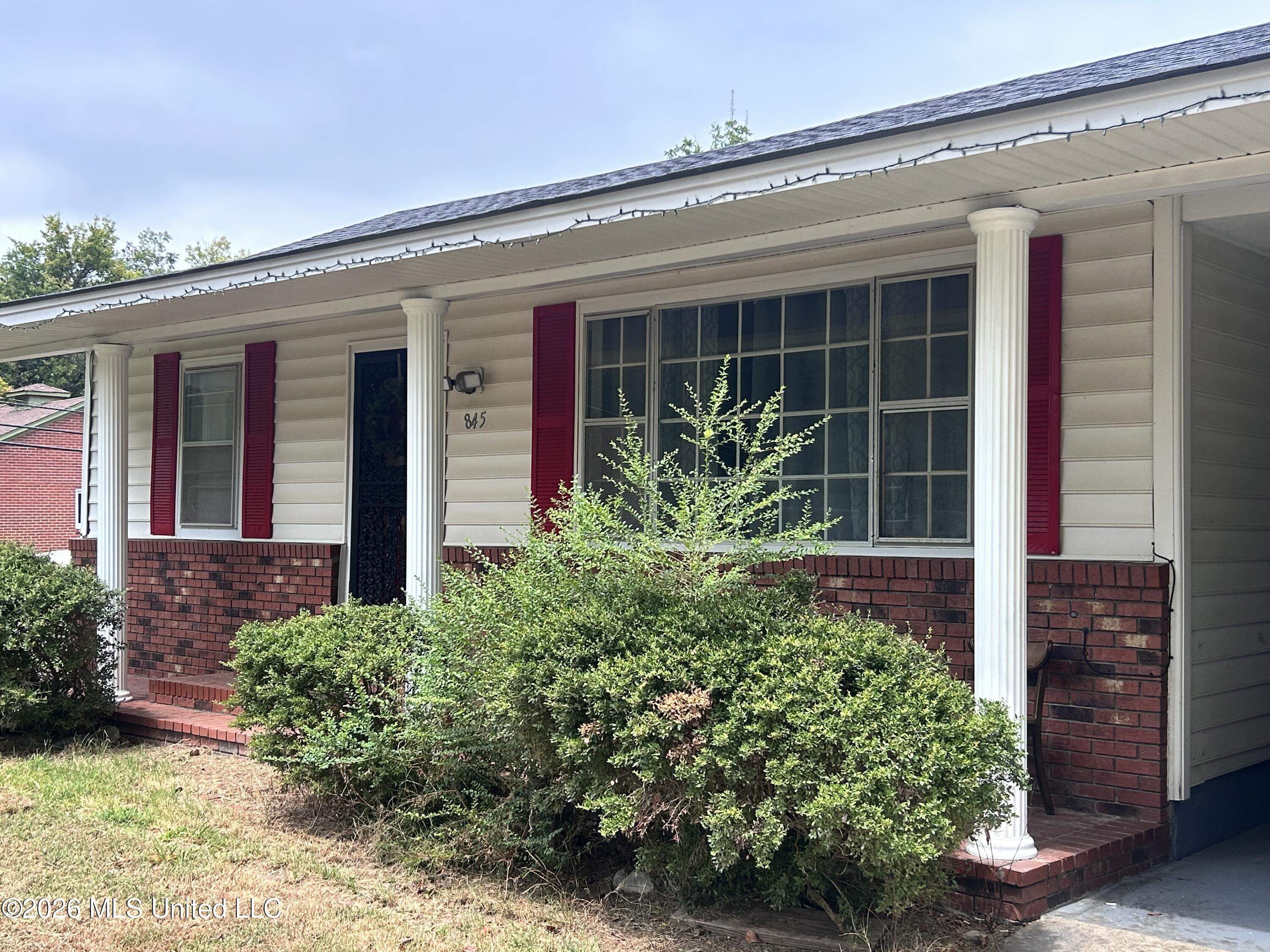 845 Lynn Avenue Property Photo 2