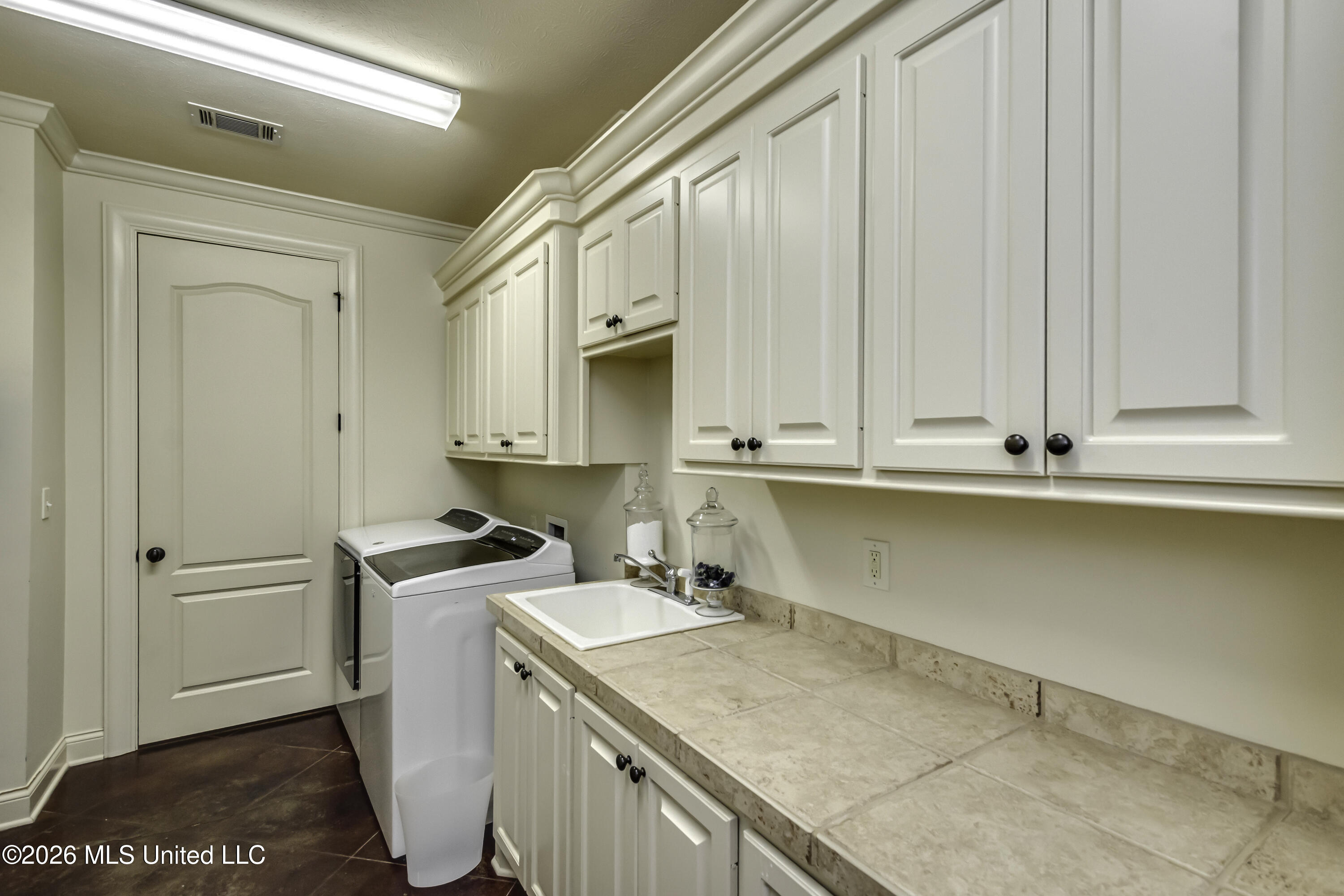 241 Sycamore Lane Property Photo 39