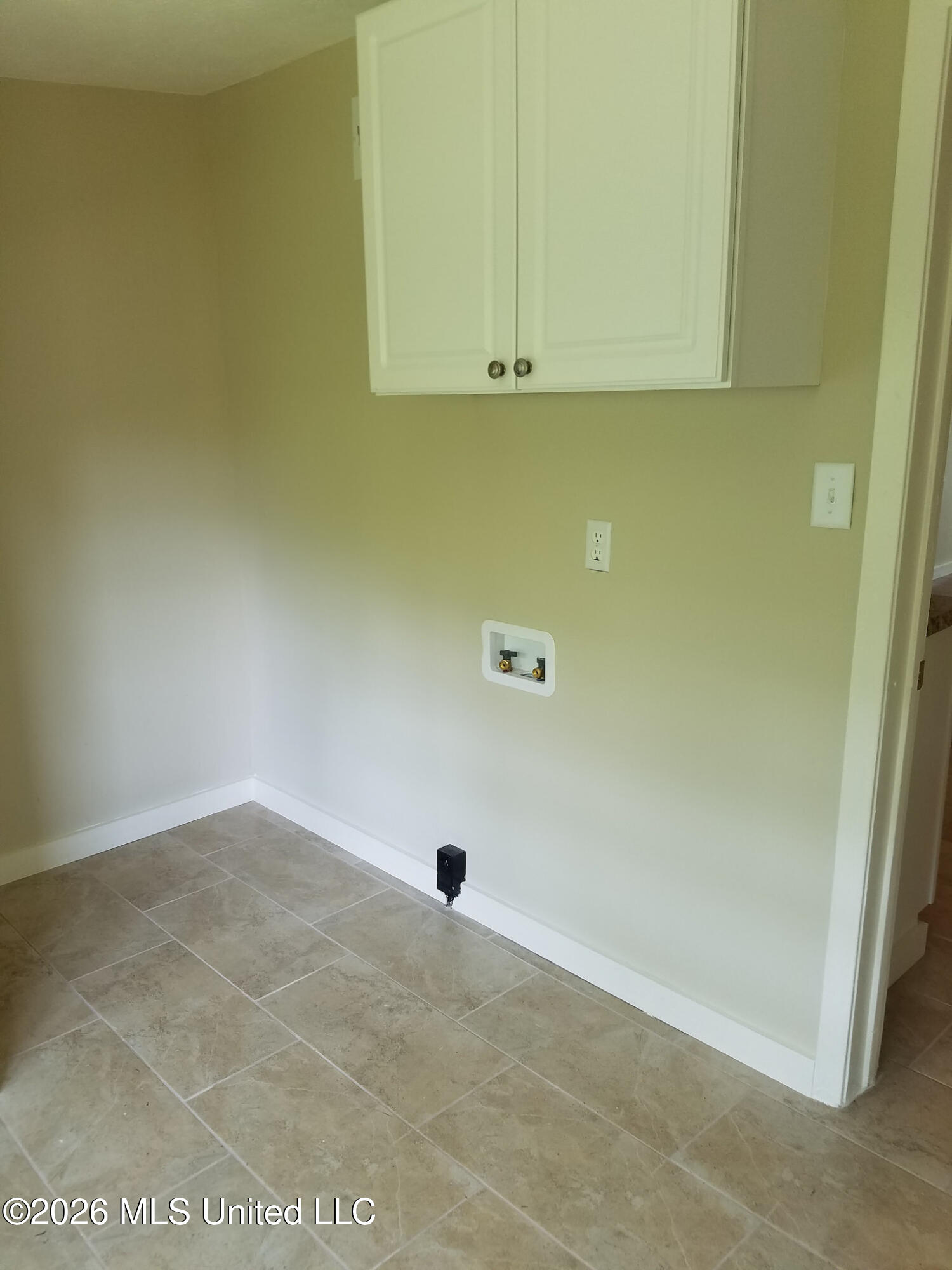 103 E Sproles Street Property Photo 6