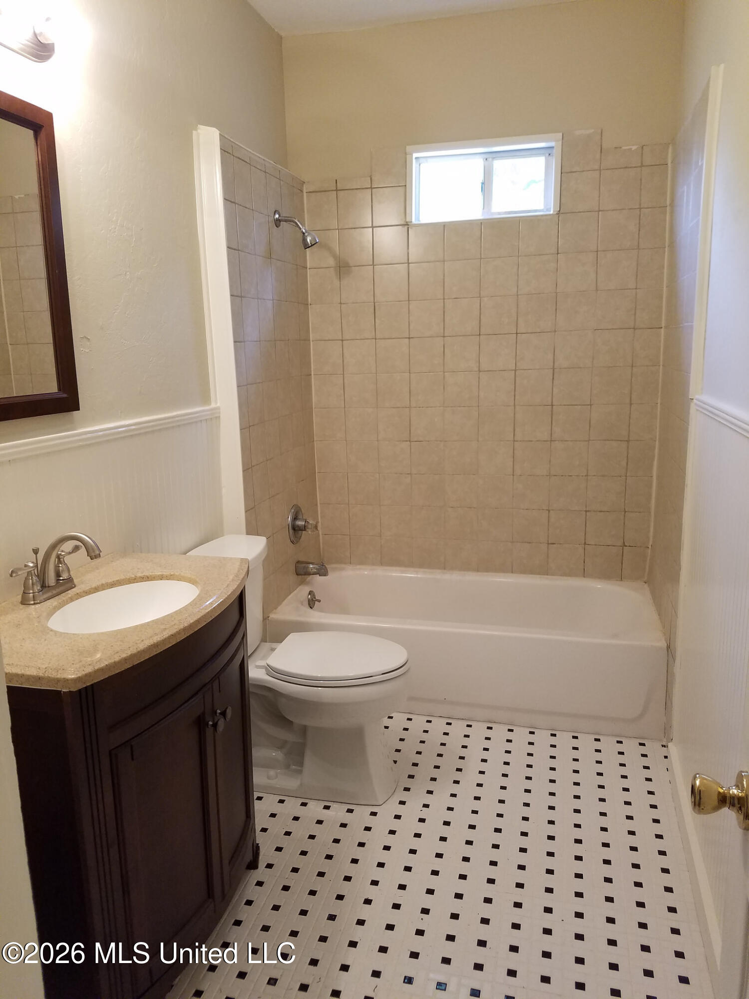 103 E Sproles Street Property Photo 7