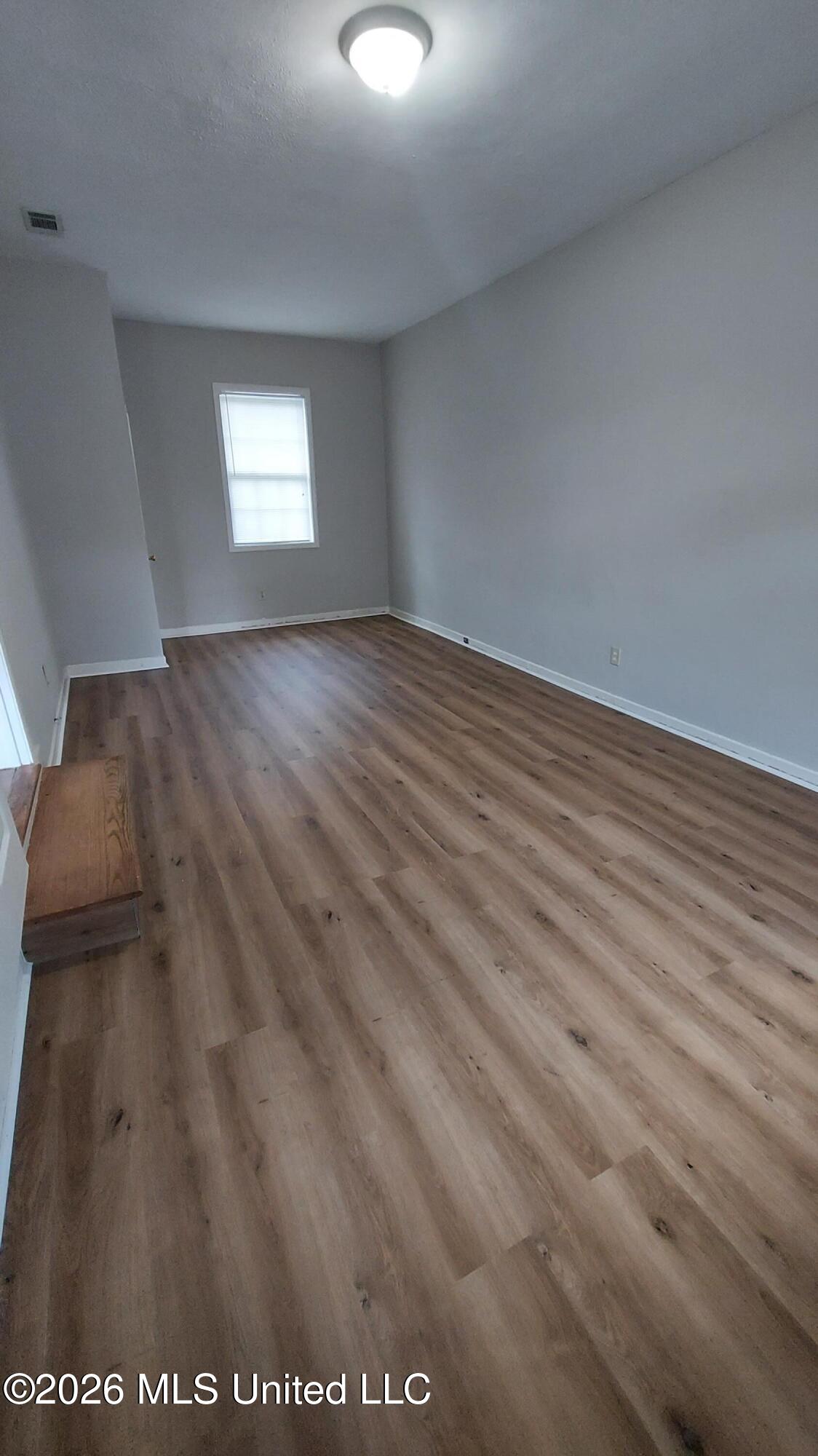 103 E Sproles Street Property Photo 10