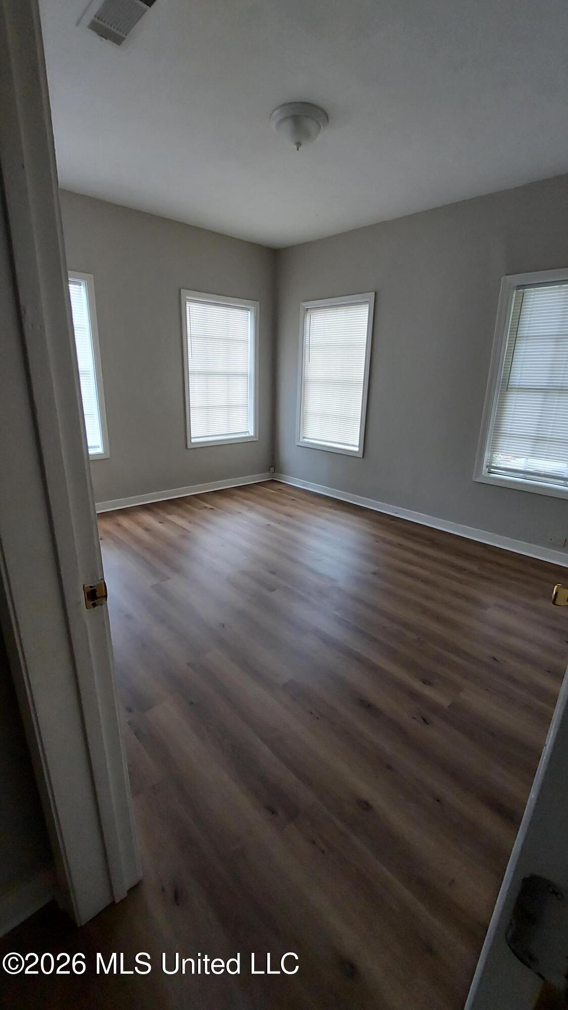 103 E Sproles Street Property Photo 11