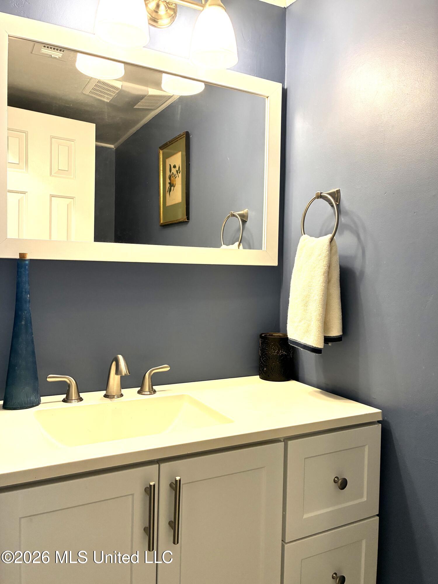 222 Highpoint Drive Property Photo 11