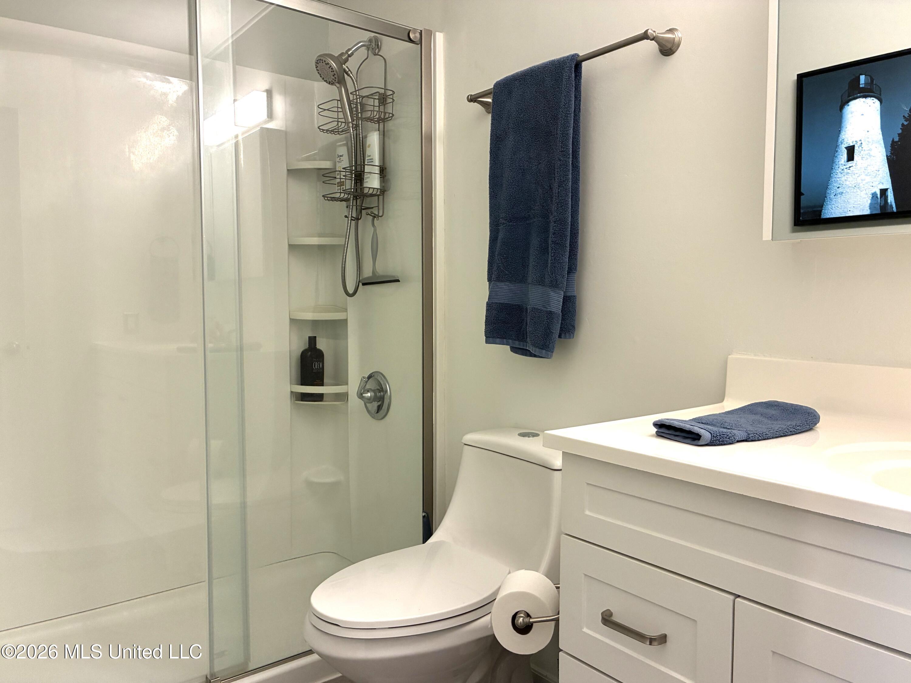 222 Highpoint Drive Property Photo 24