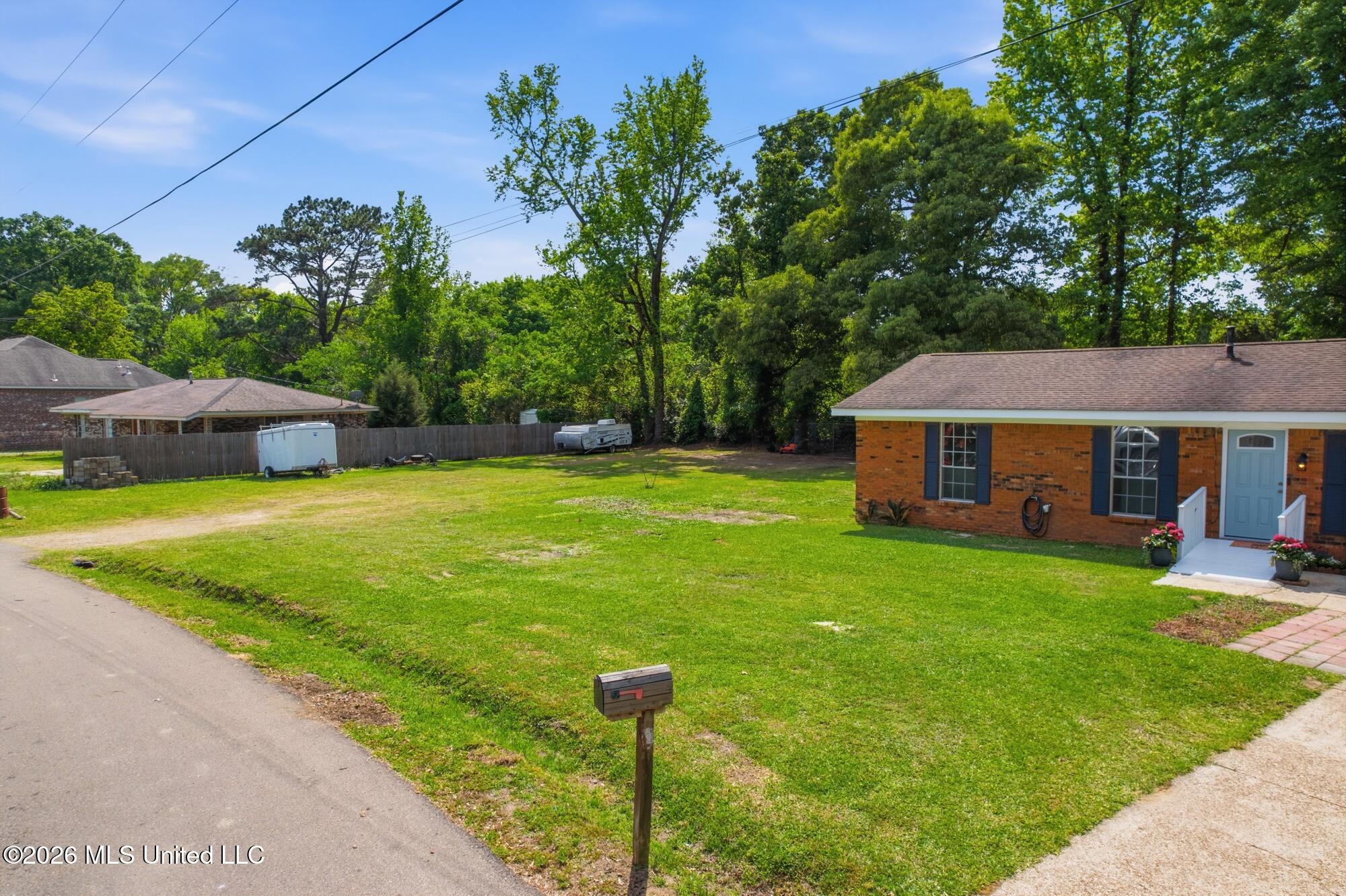 205 Woodside Drive Property Photo 8