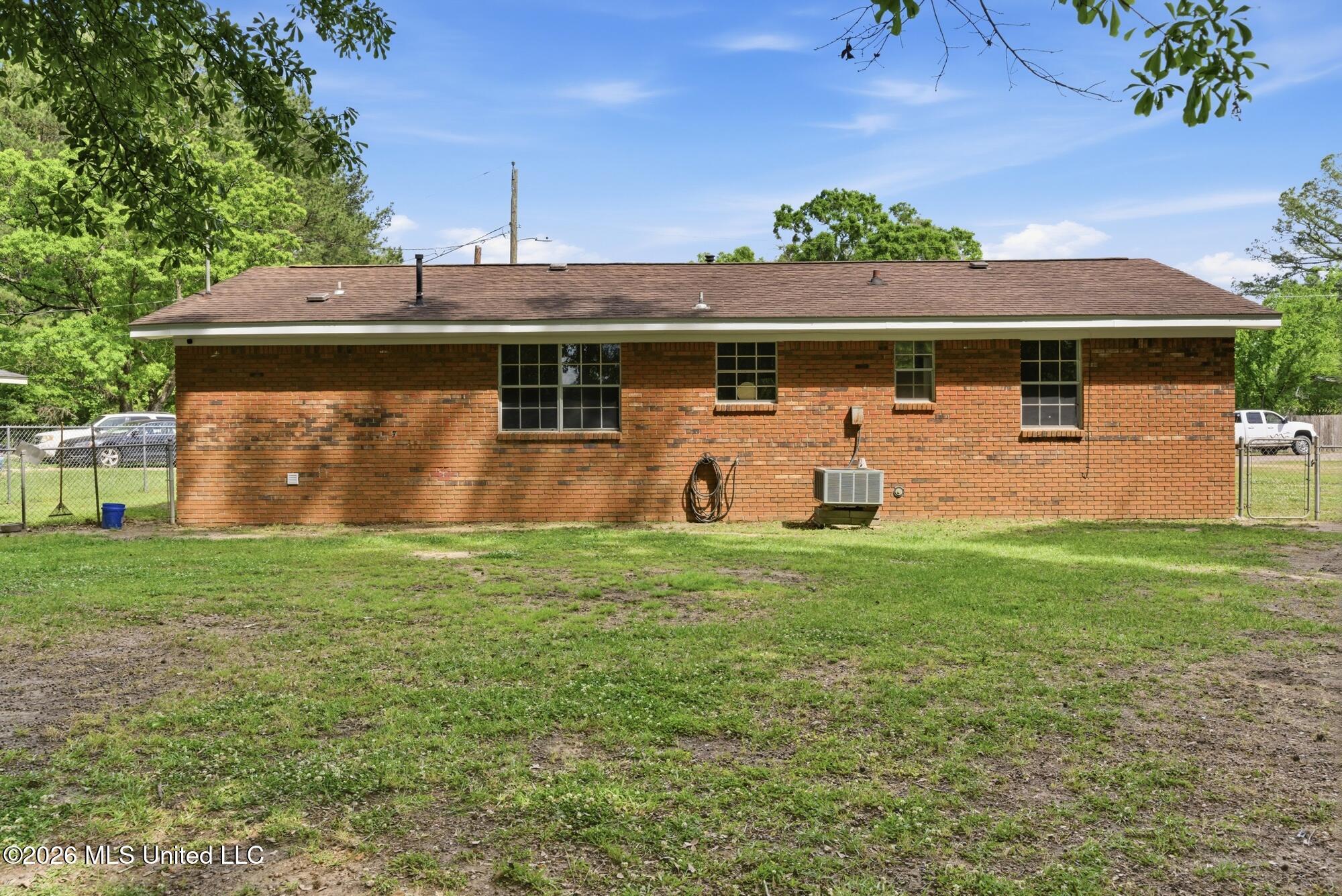 205 Woodside Drive Property Photo 34
