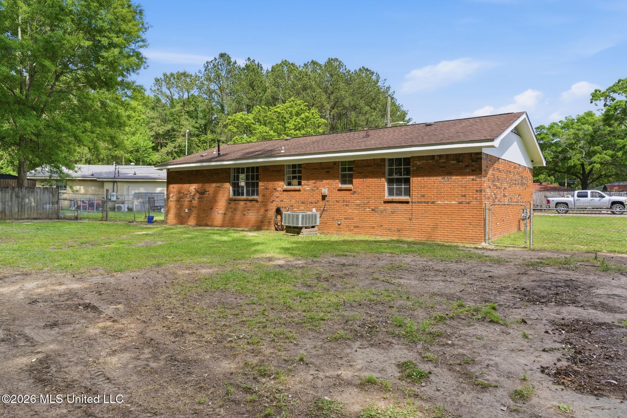 205 Woodside Drive Property Photo 35