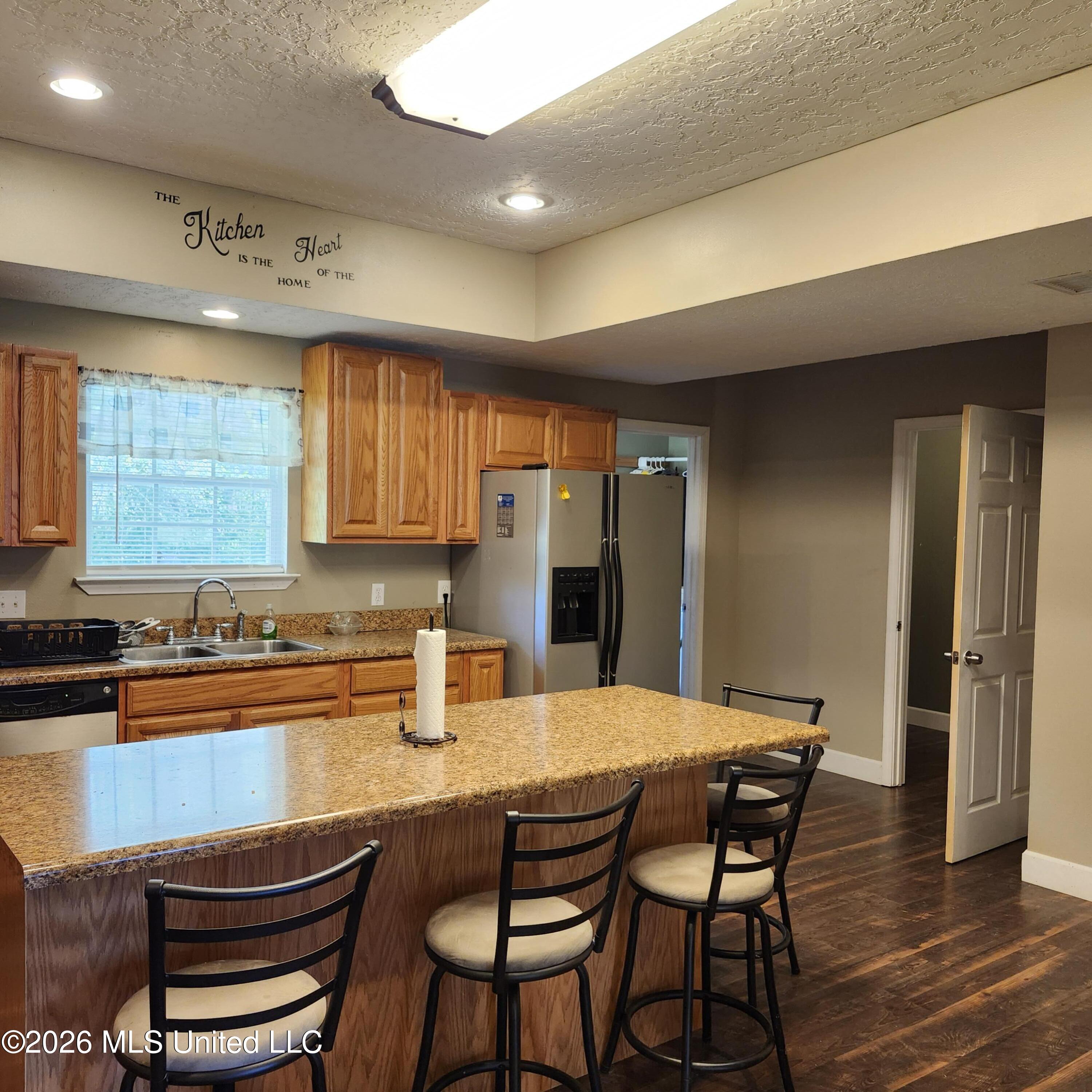 12 Austin Lane Property Photo 10