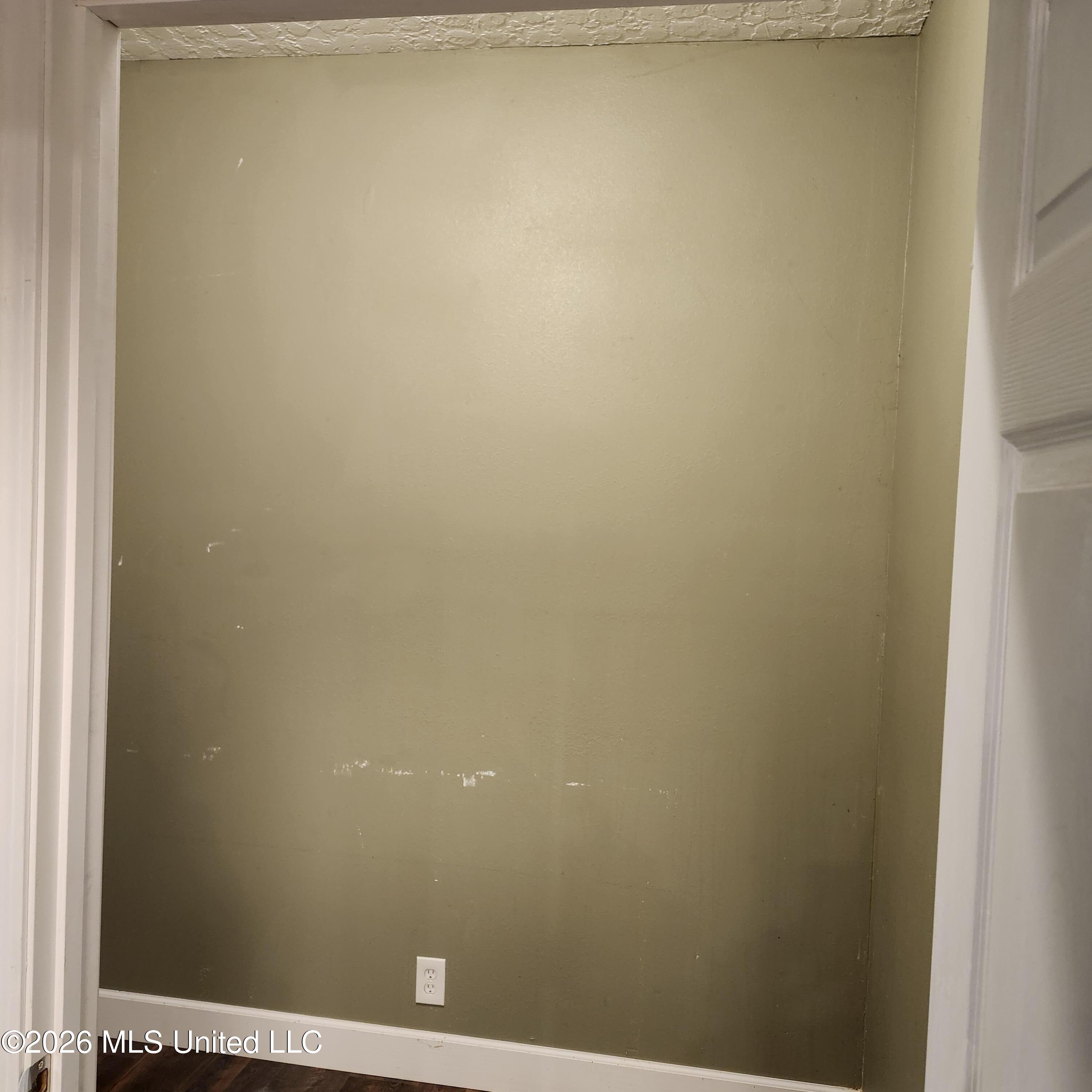 12 Austin Lane Property Photo 15