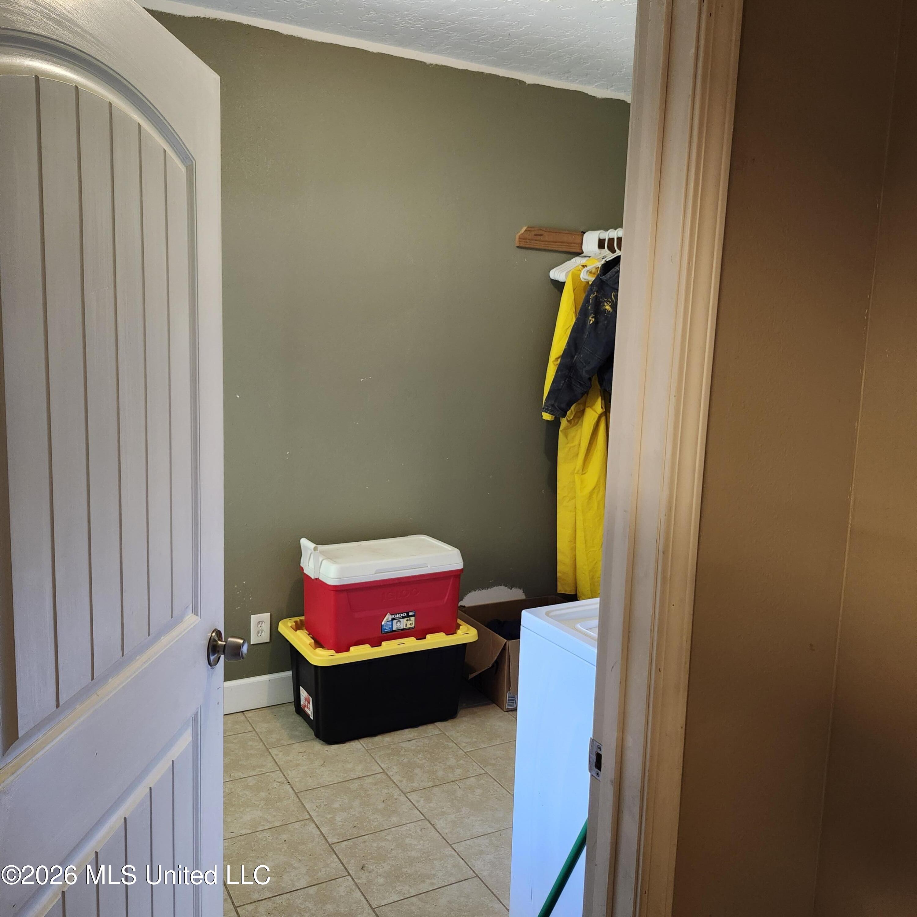 12 Austin Lane Property Photo 16