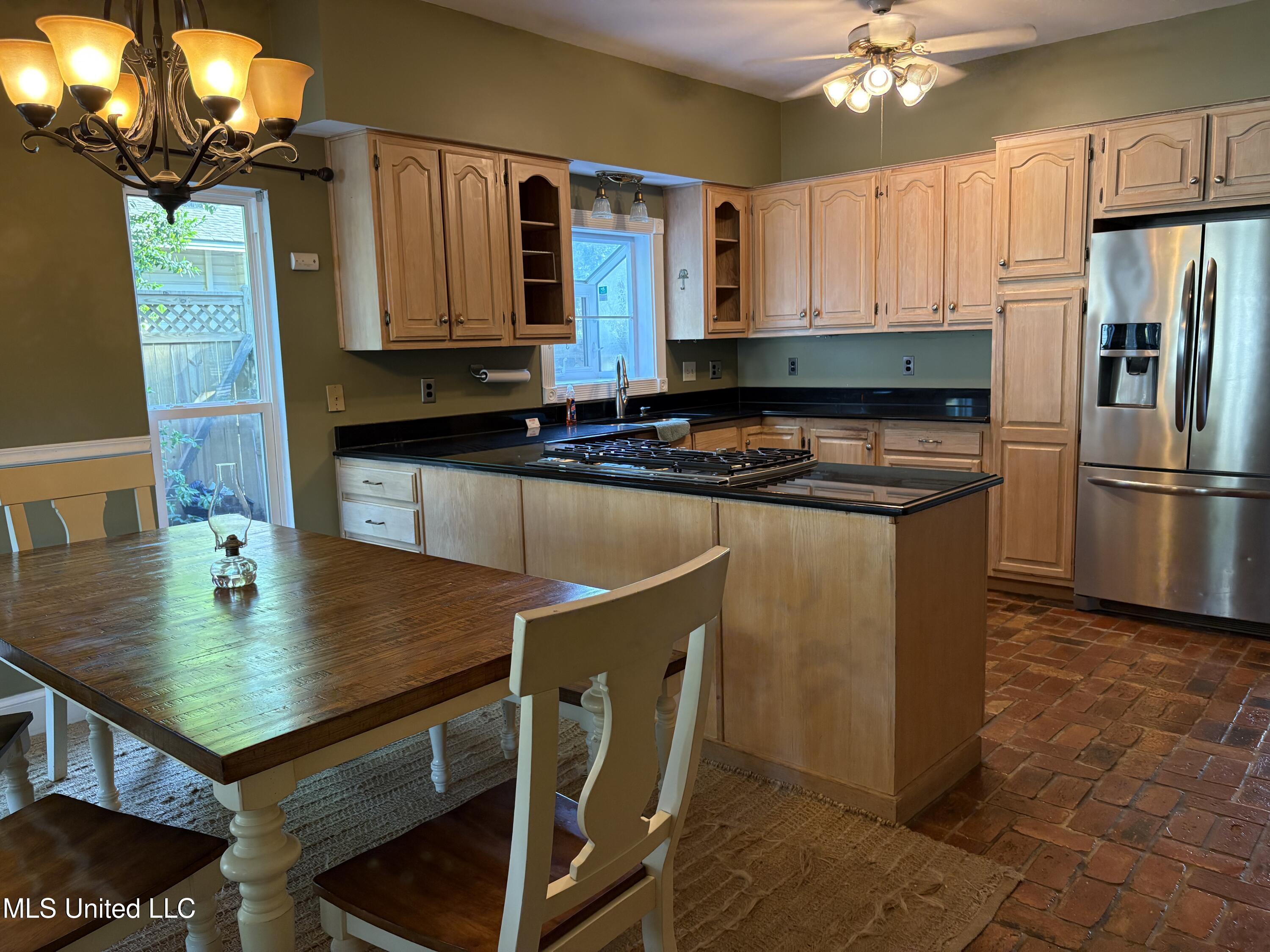 164 Balmoral Avenue Property Photo 12