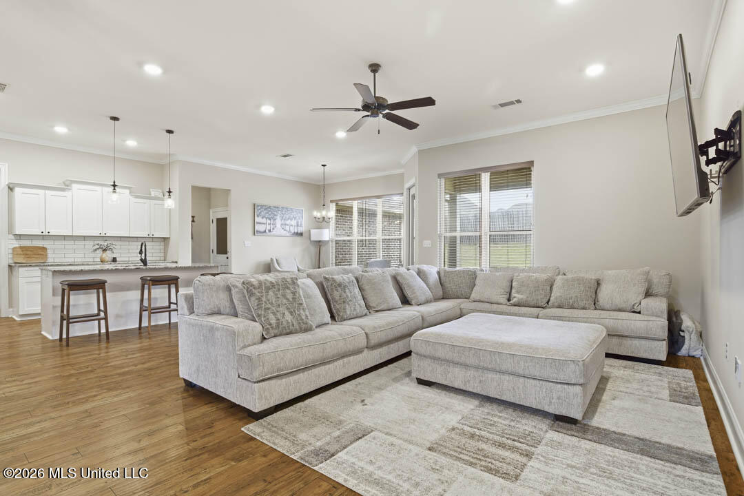 25 Island Oak Property Photo 6