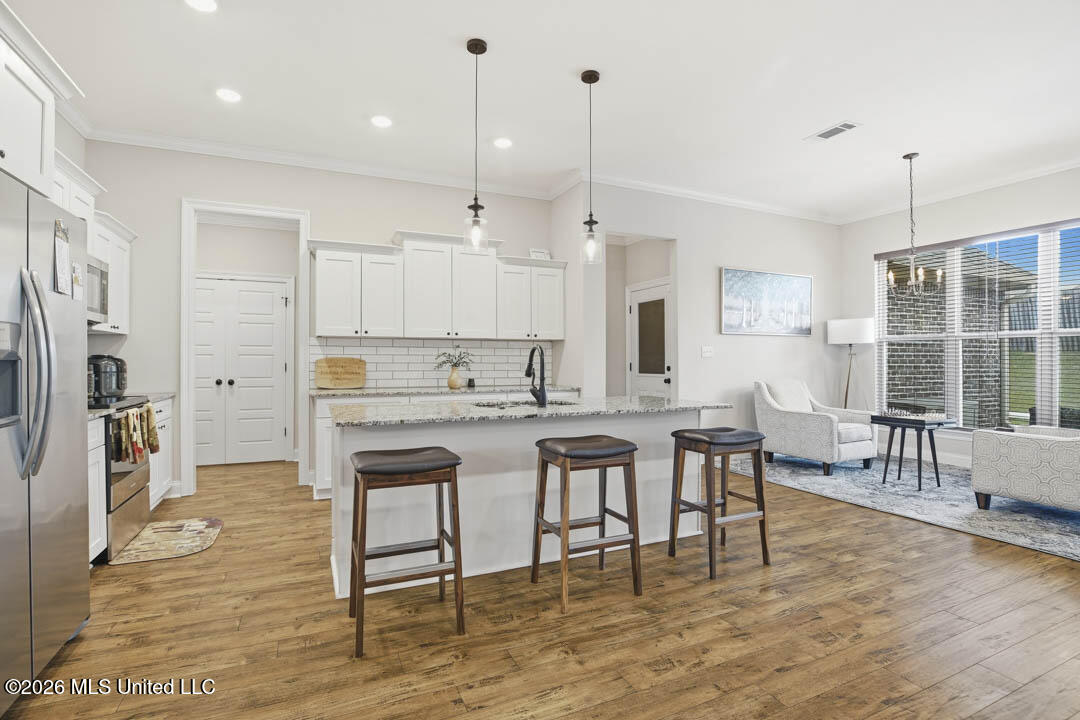 25 Island Oak Property Photo 9