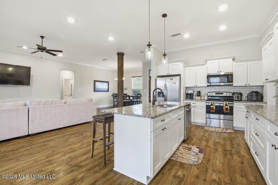 25 Island Oak Property Photo 12