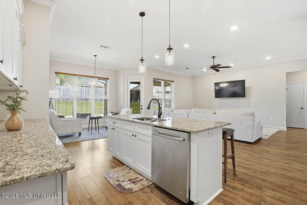 25 Island Oak Property Photo 13