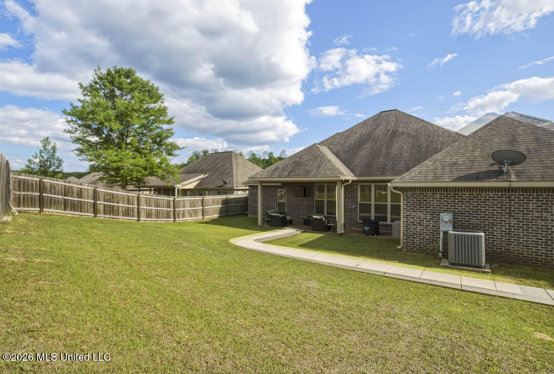25 Island Oak Property Photo 32
