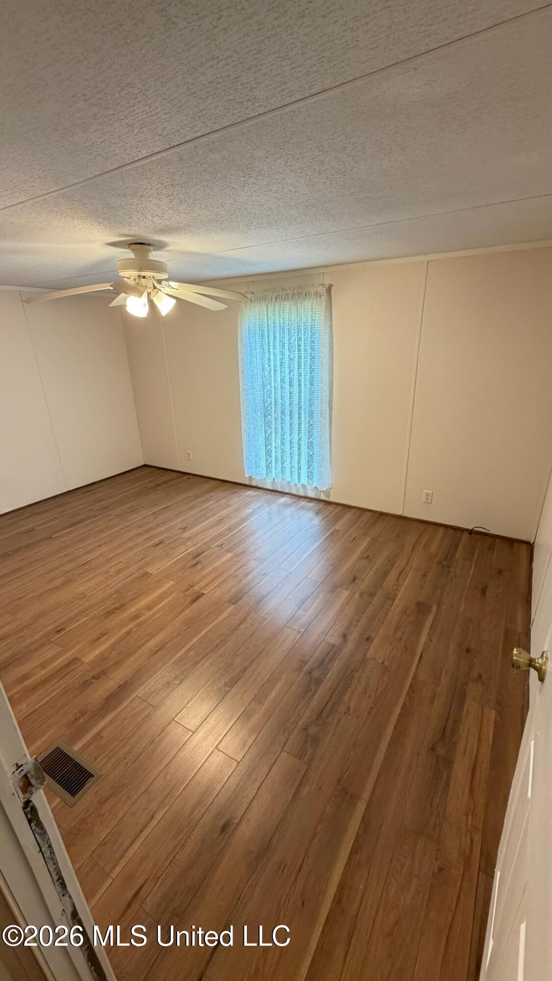 1011 Lake Drive Property Photo 12