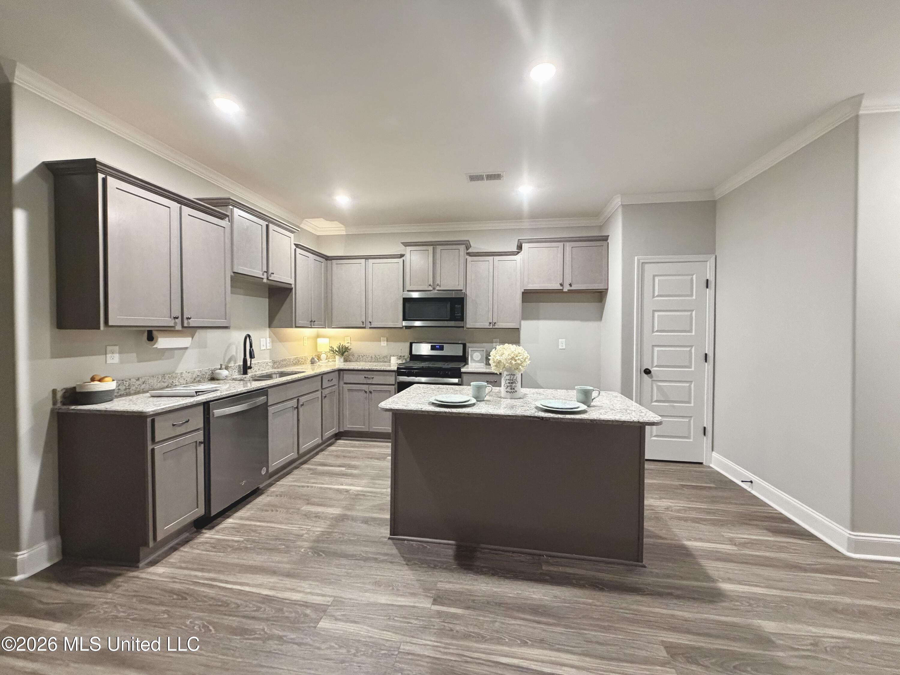 668 Millers Way Property Photo 4