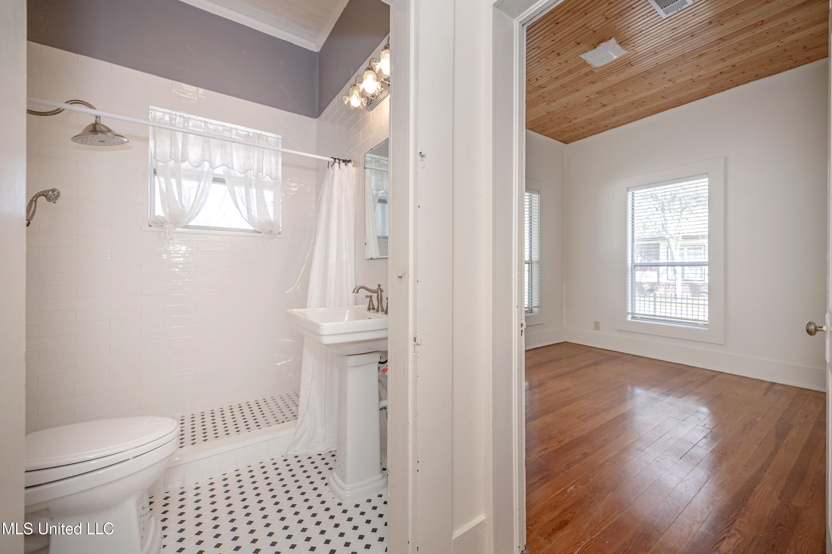 1209 Calhoun Street Property Photo 34