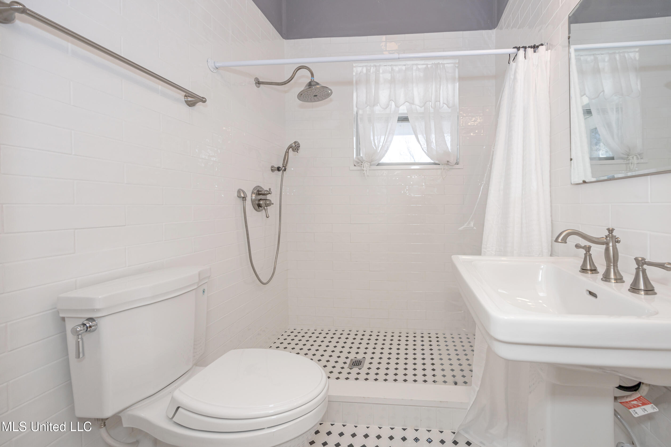 1209 Calhoun Street Property Photo 35