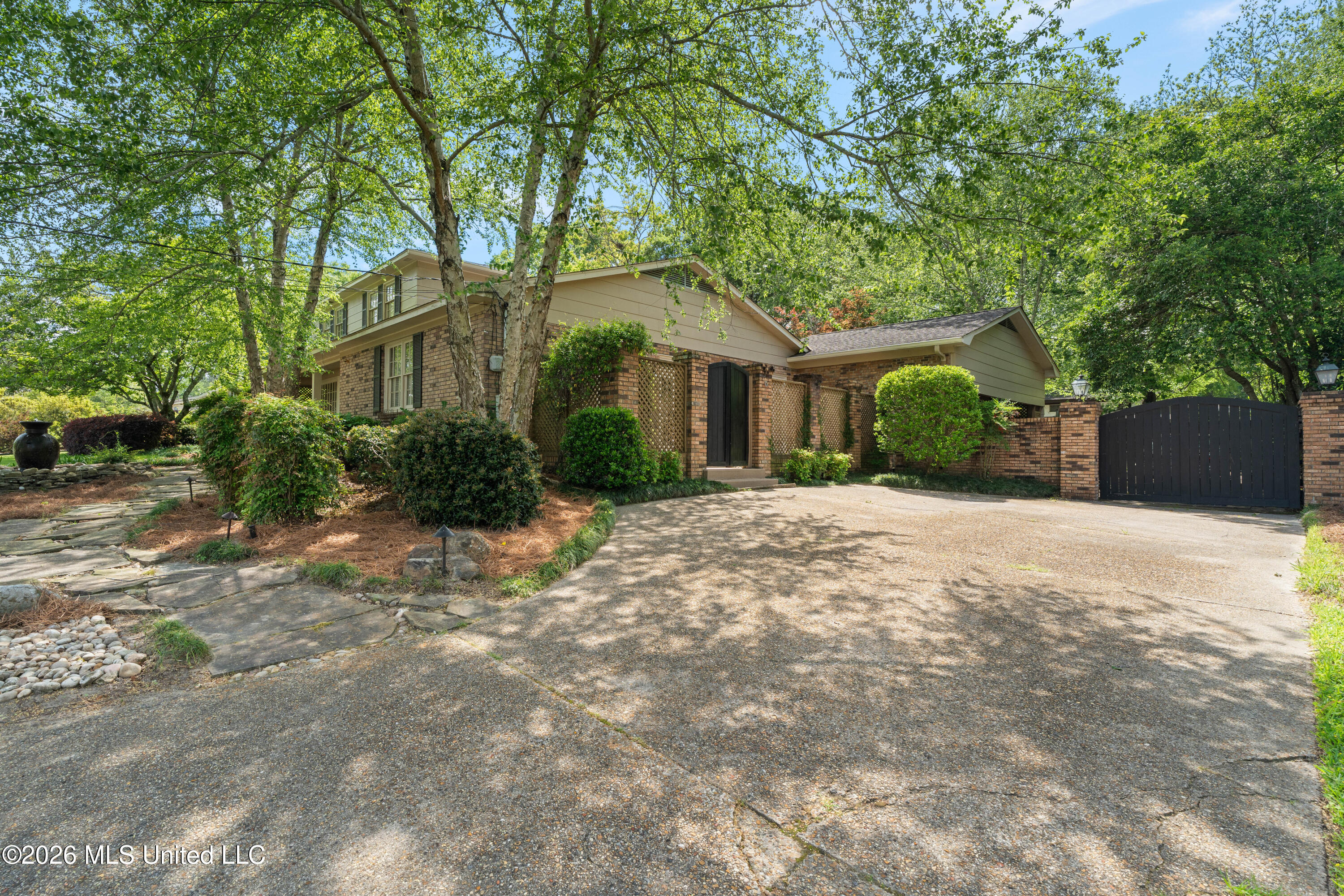 207 Southampton Road Property Photo 5