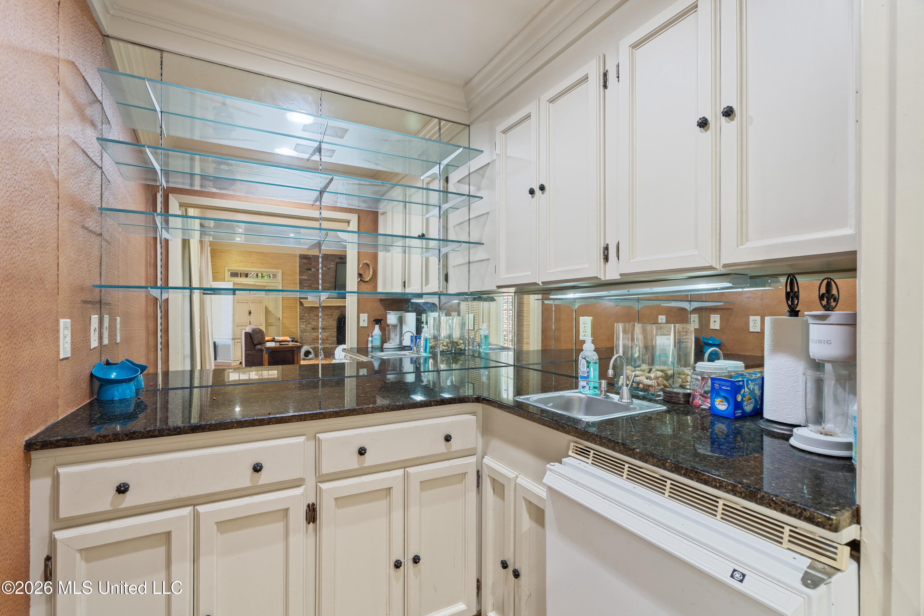 207 Southampton Road Property Photo 11