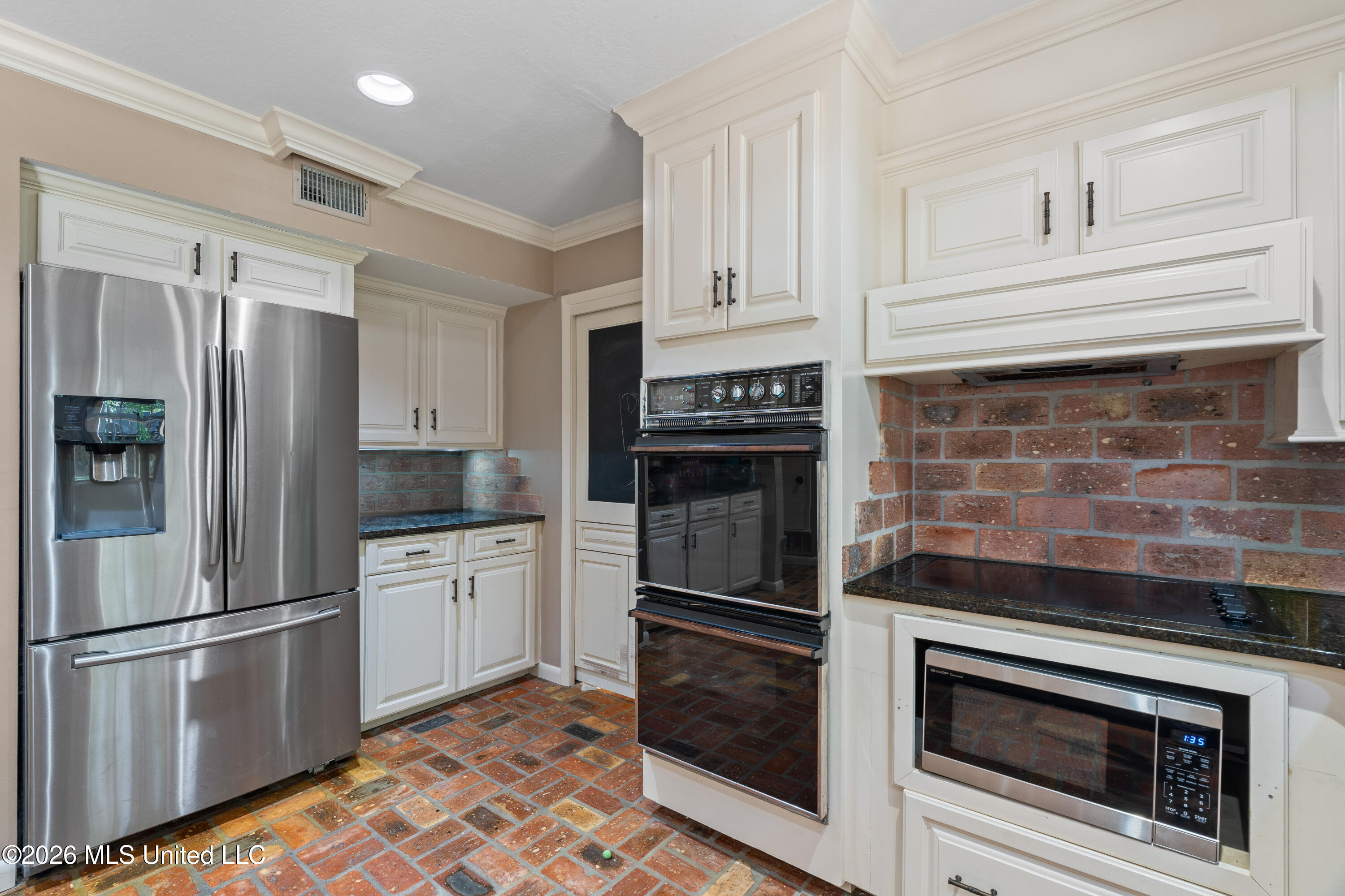 207 Southampton Road Property Photo 15