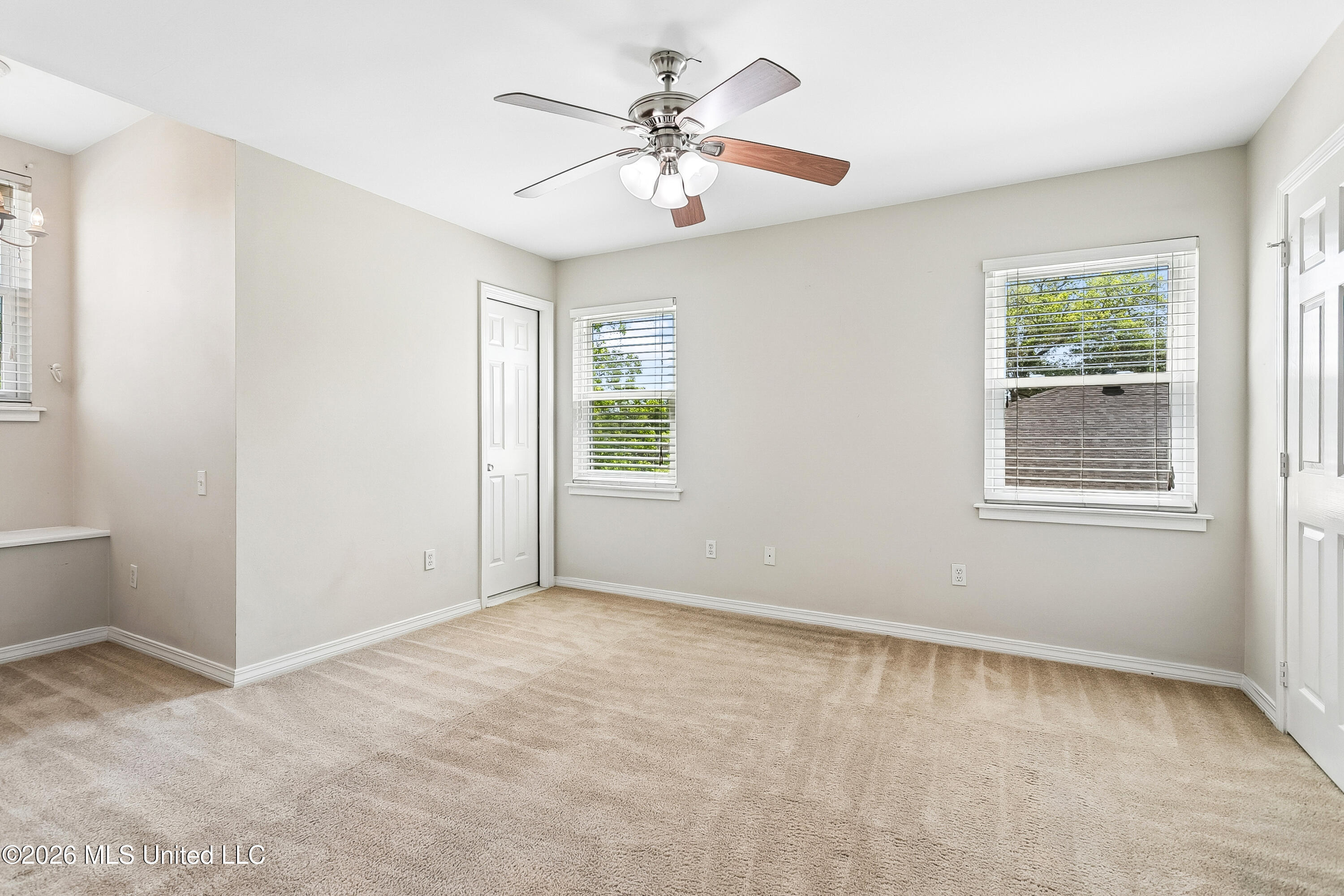 57143 E Diamondhead Drive Property Photo 8