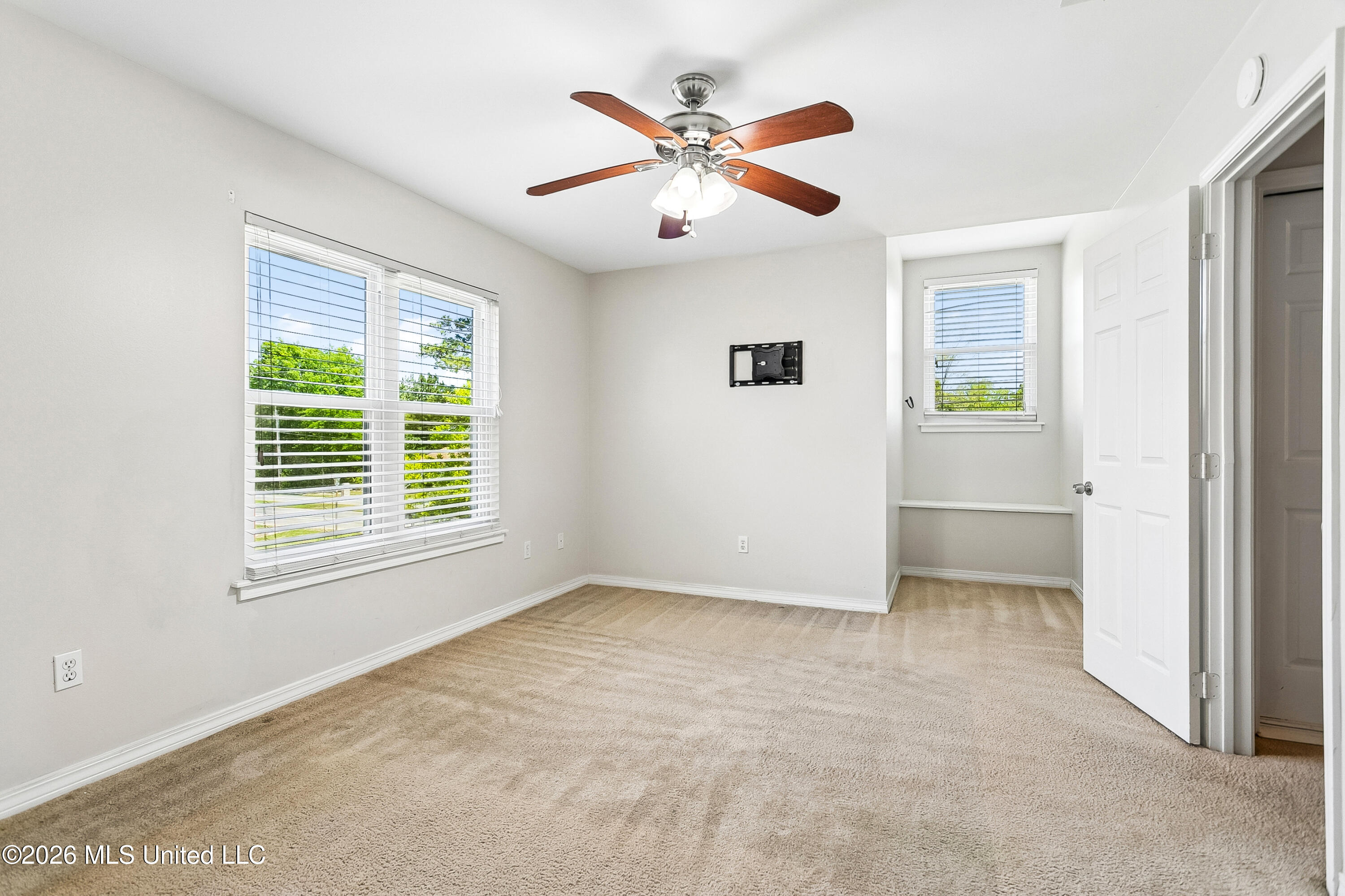 57143 E Diamondhead Drive Property Photo 11