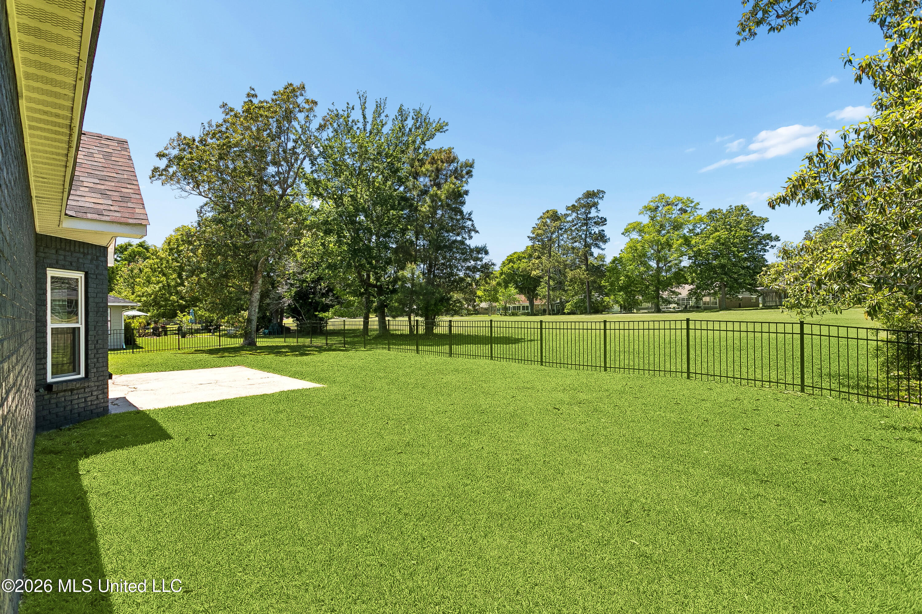 57143 E Diamondhead Drive Property Photo 17