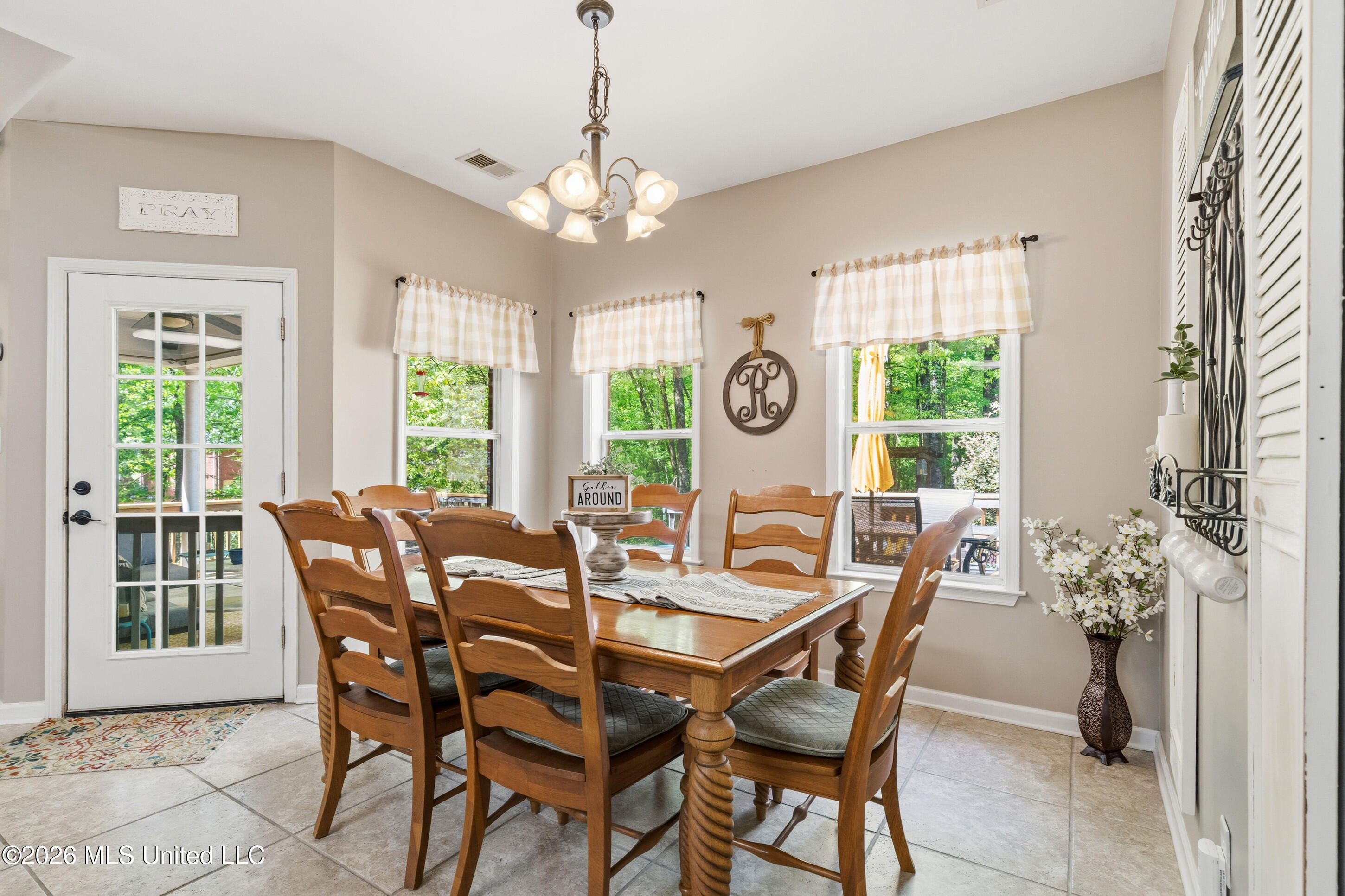 6070 Timber Oaks Drive Property Photo 12