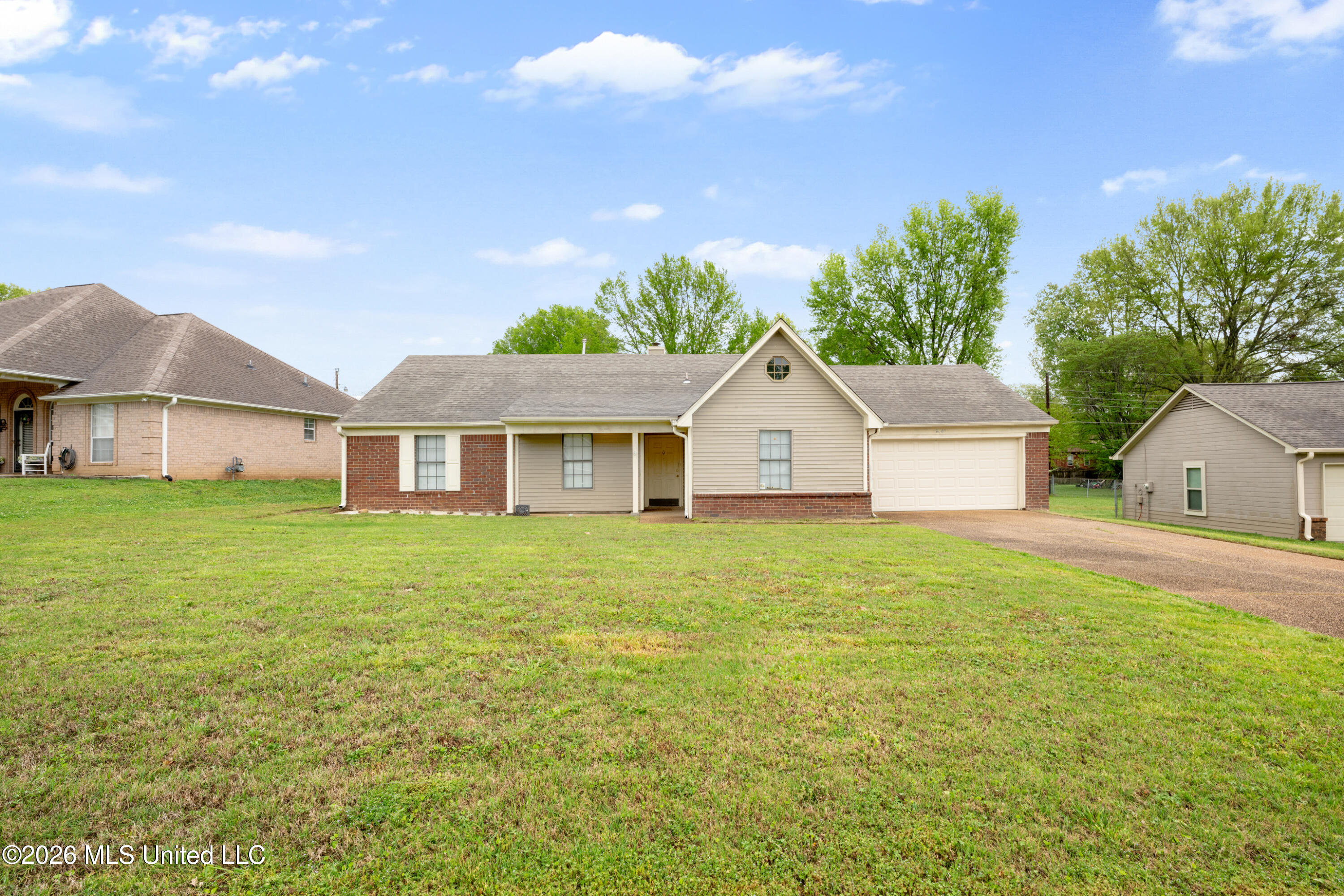 7340 Kingcrest Road Property Photo 1