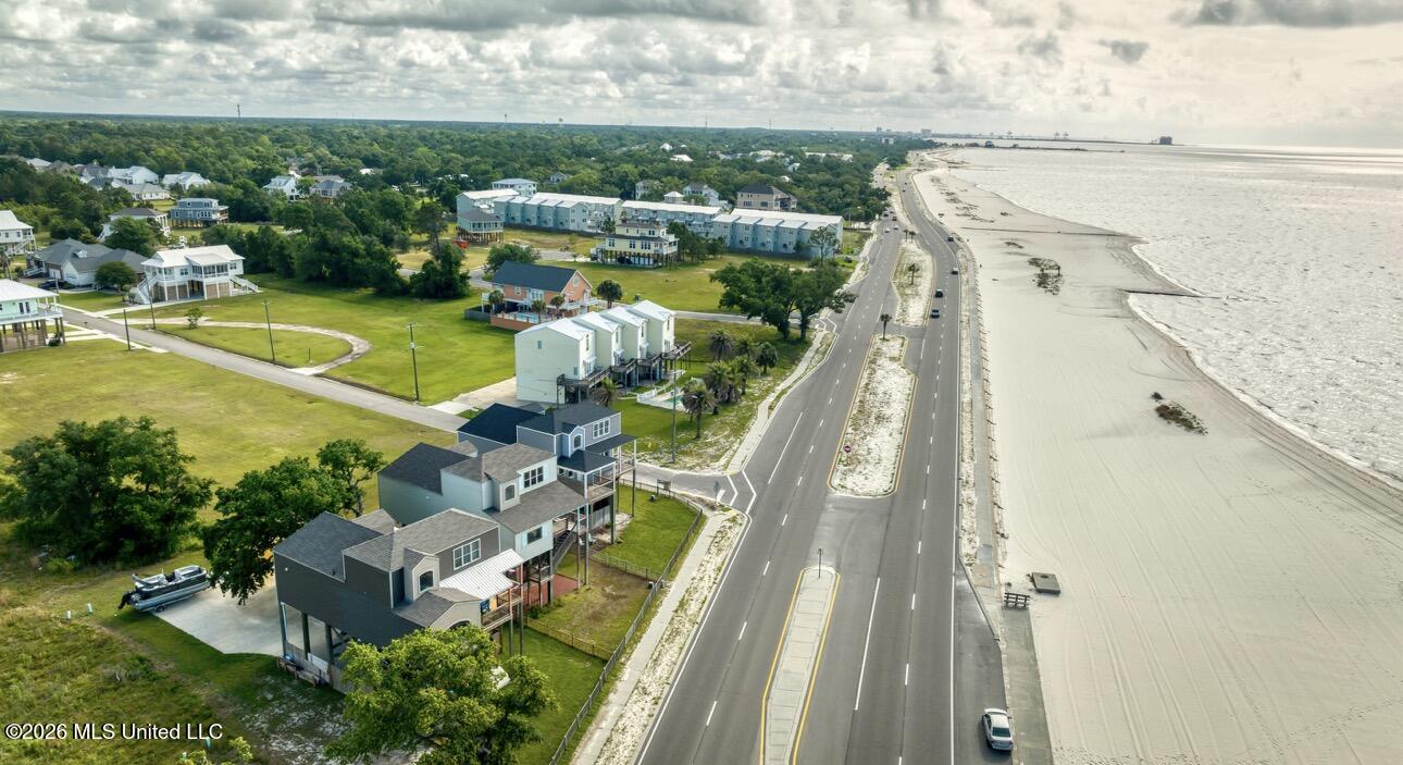 820 W Beach Boulevard Property Photo 10