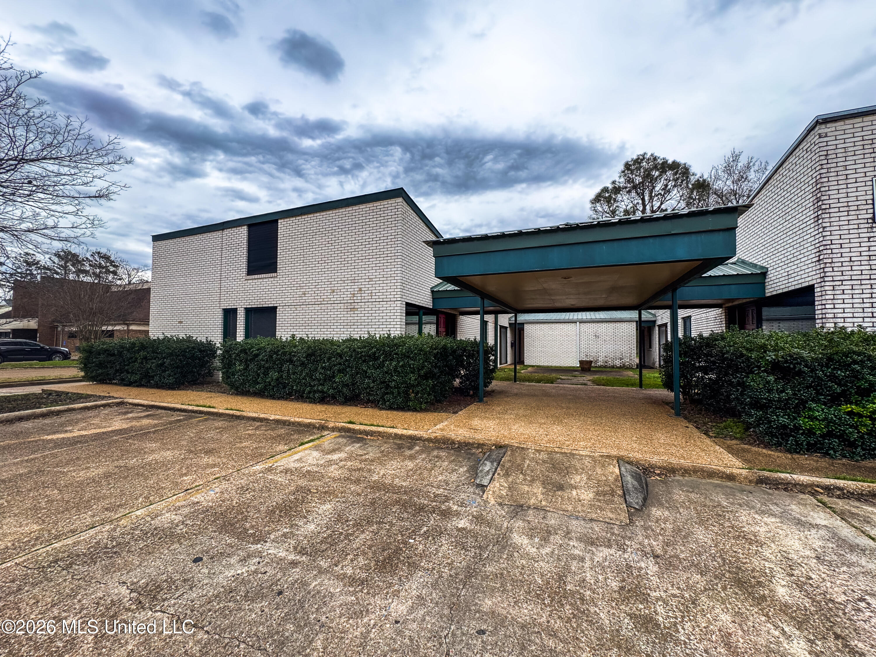142 Jeff Davis Boulevard Property Photo 1