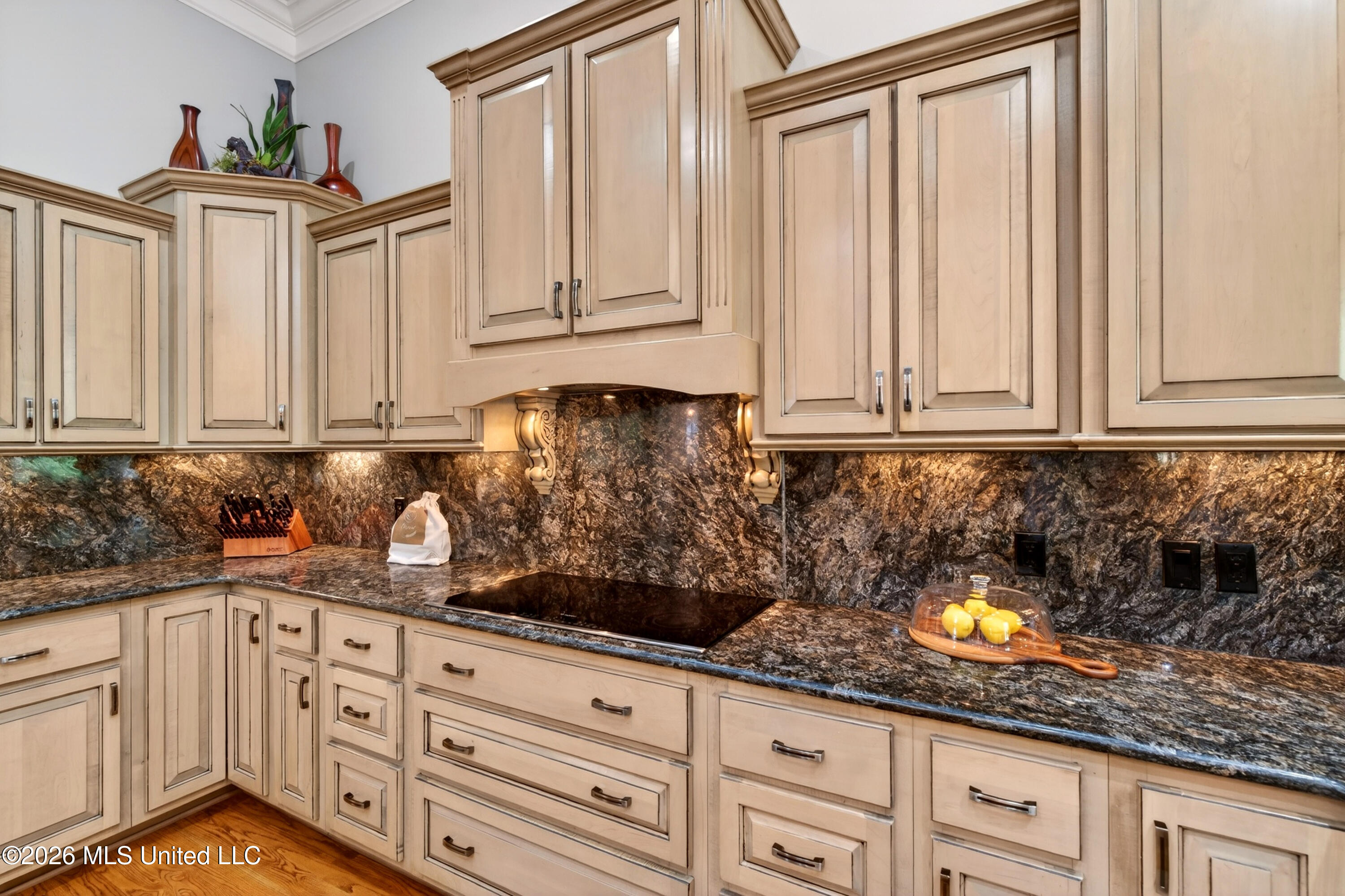 365 N Hill Drive Property Photo 15