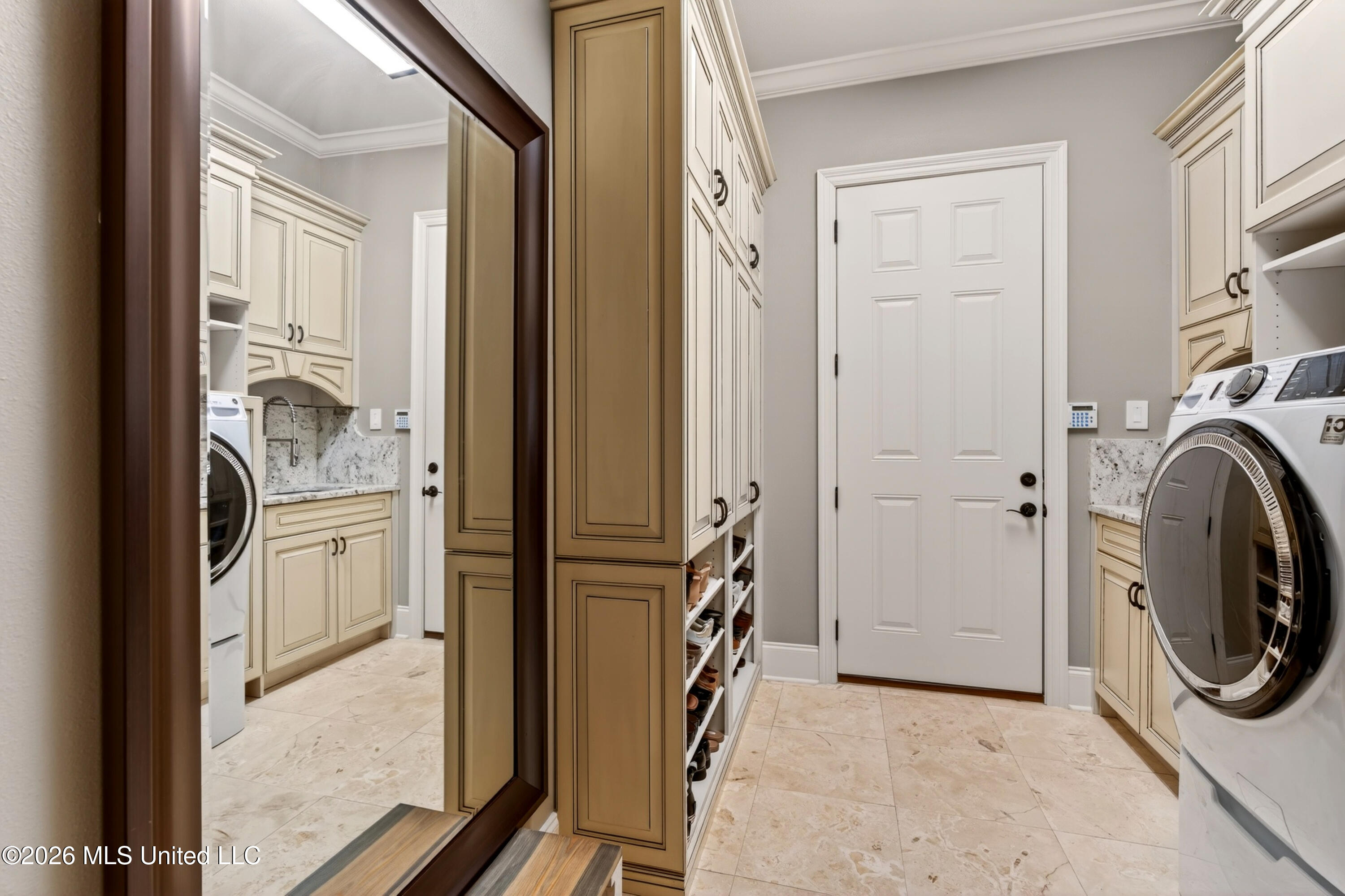 365 N Hill Drive Property Photo 29