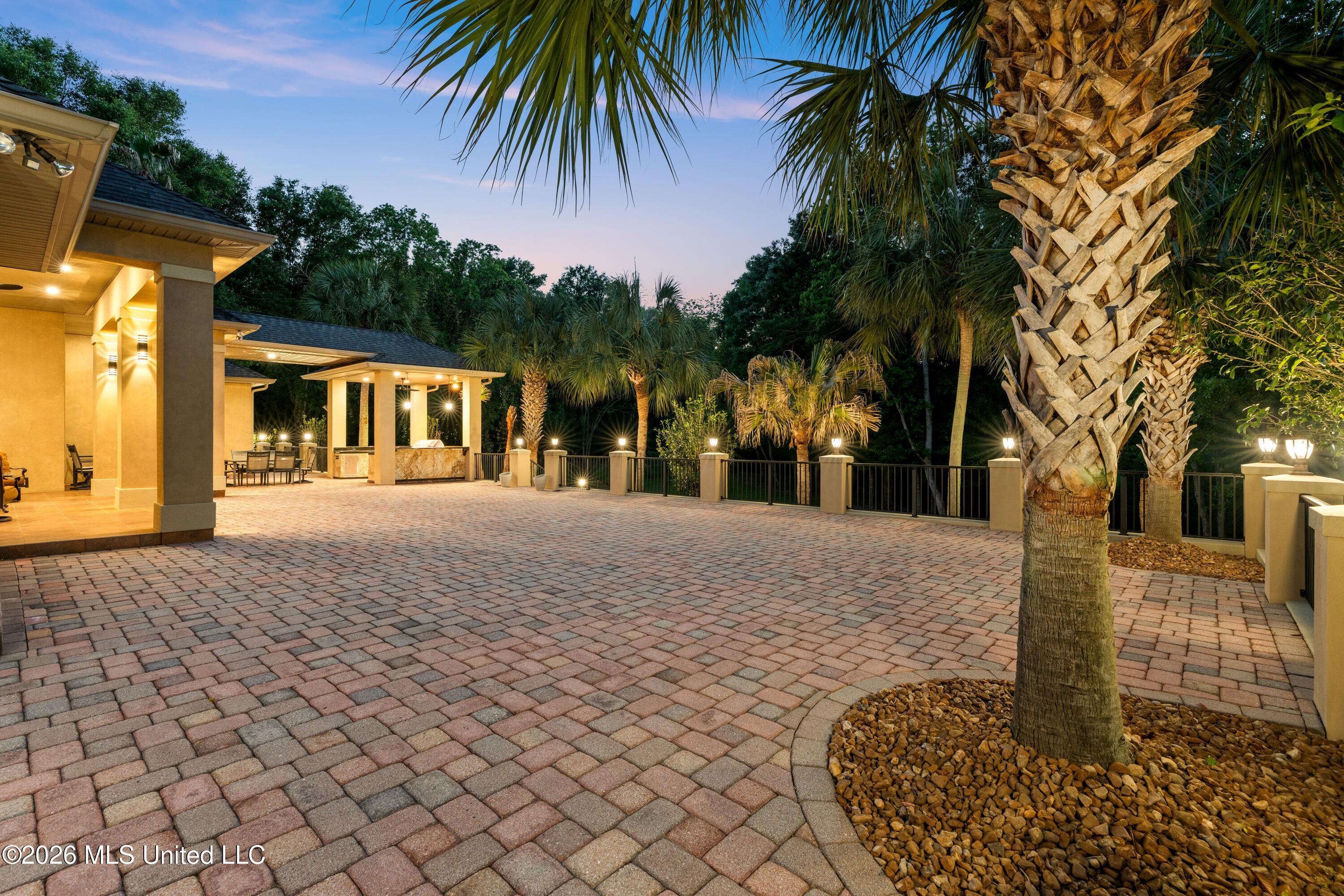 365 N Hill Drive Property Photo 88