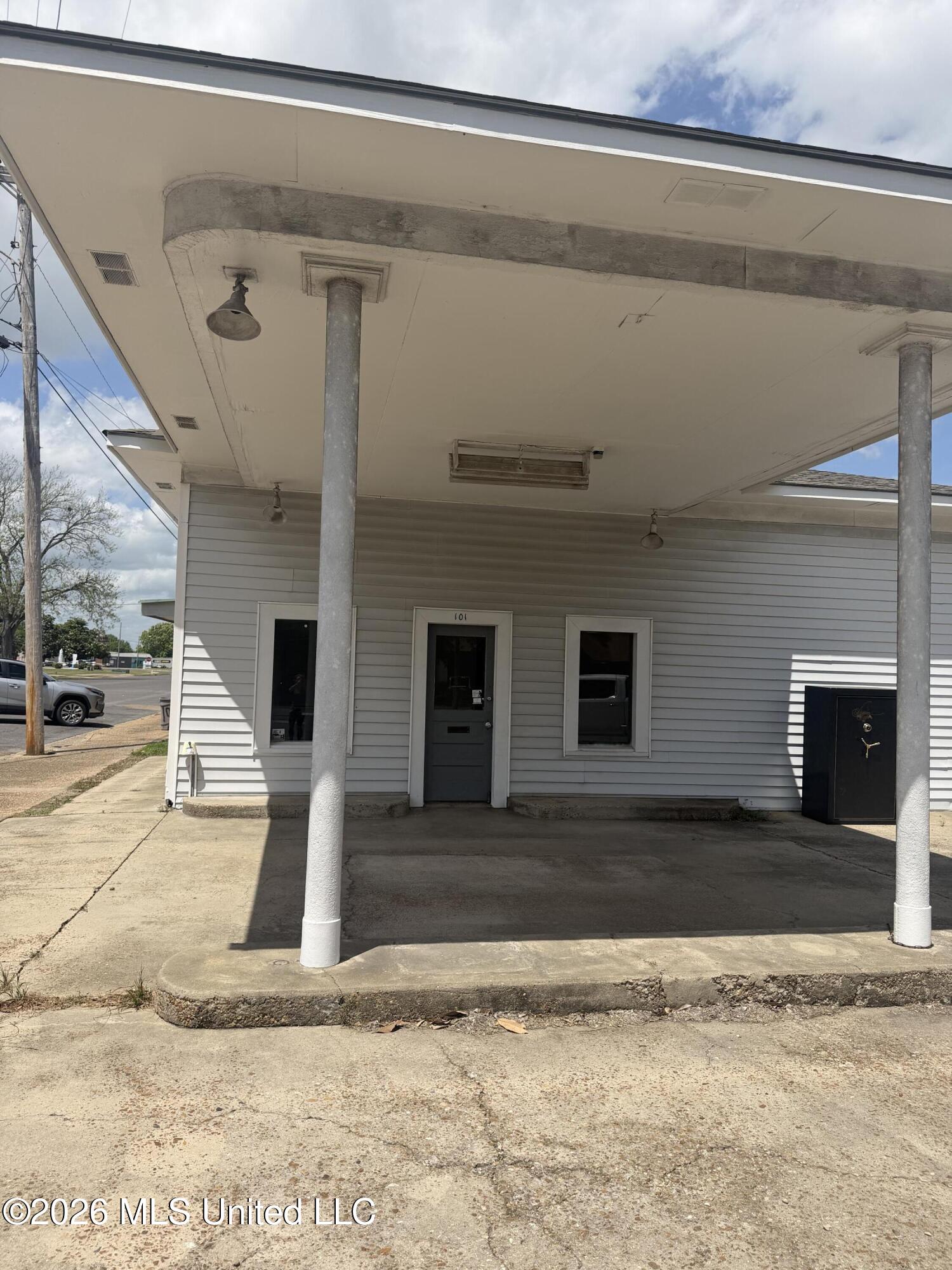 101 Carter Street Property Photo 1