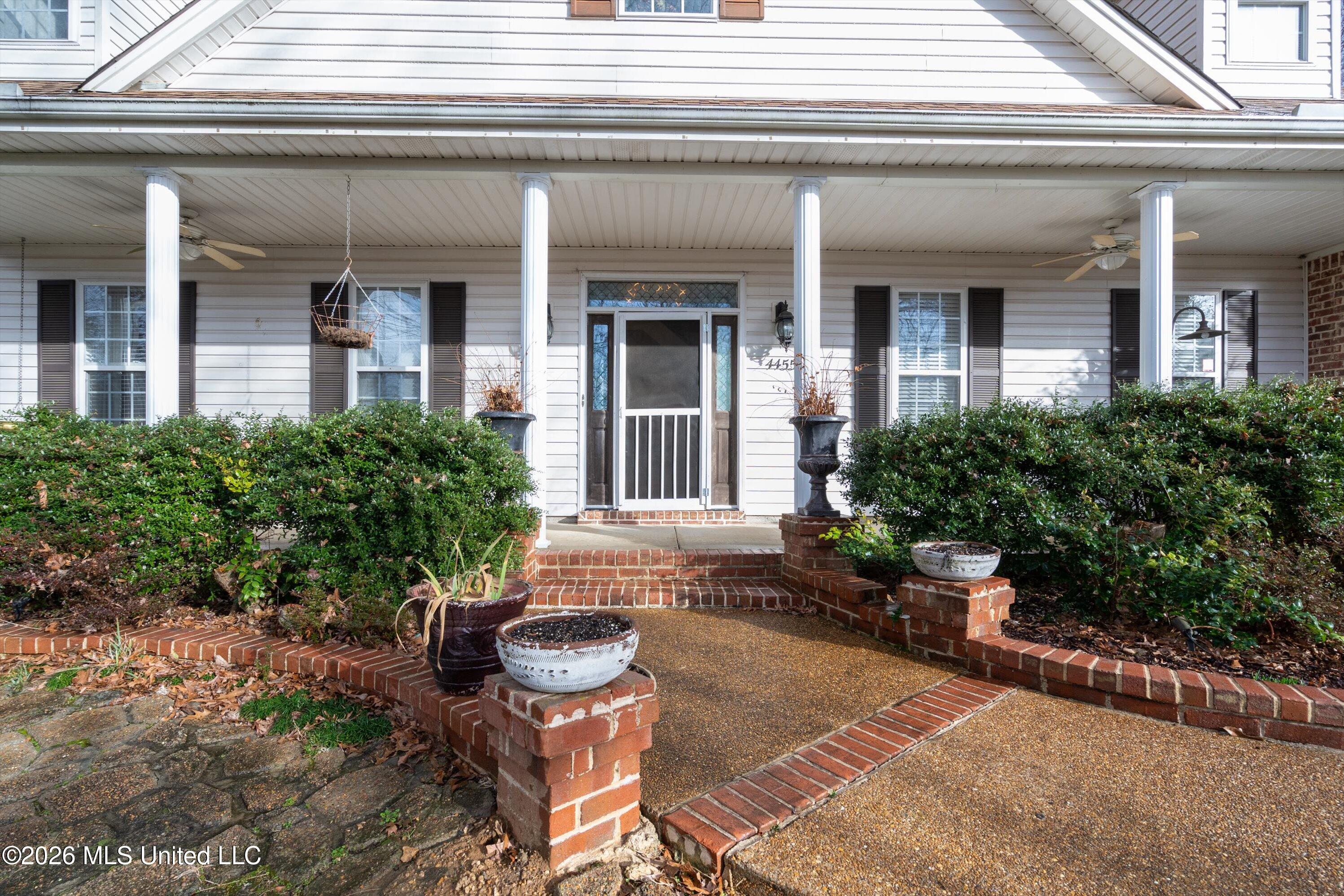 4455 Windslet Cove Property Photo 4