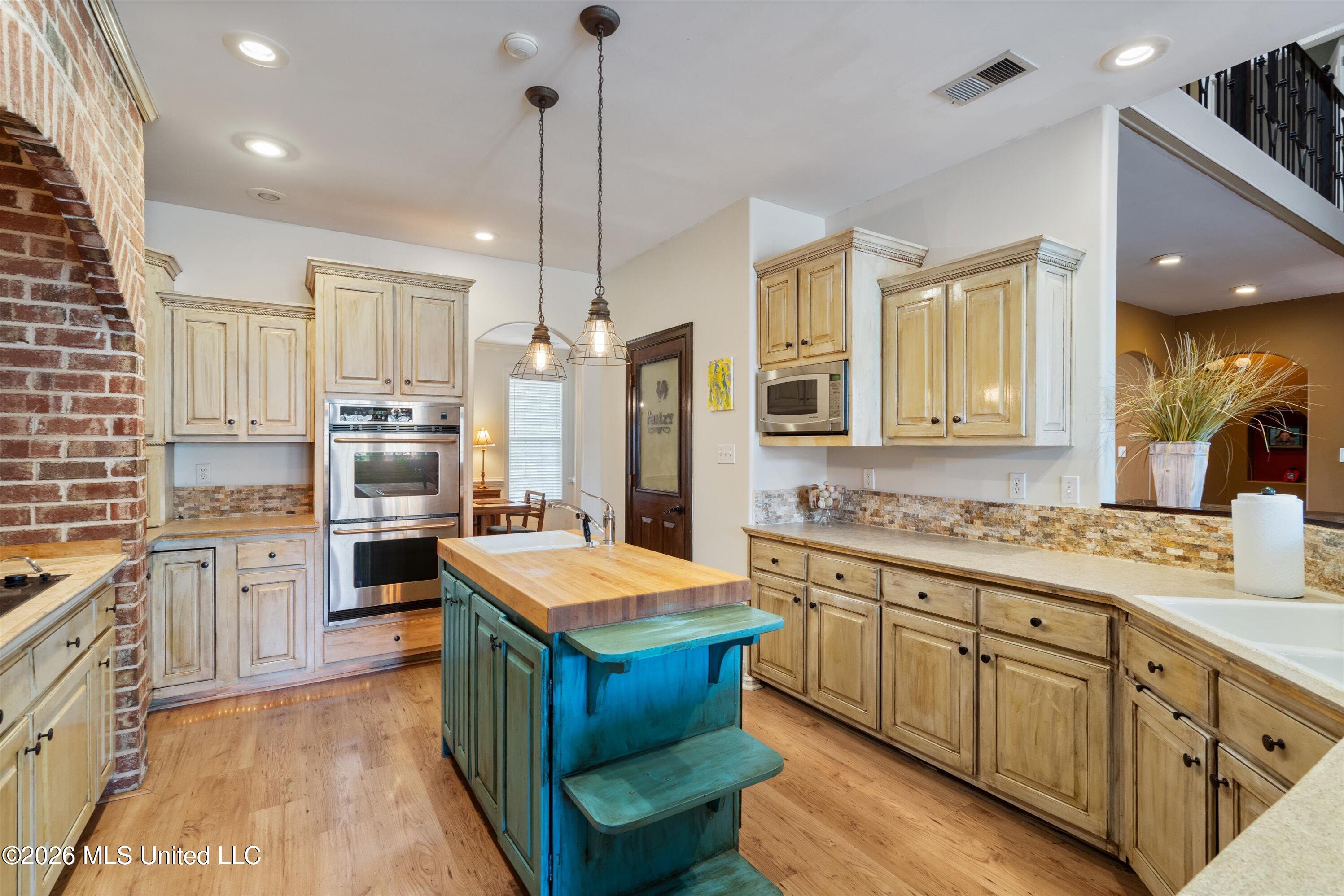 4455 Windslet Cove Property Photo 11