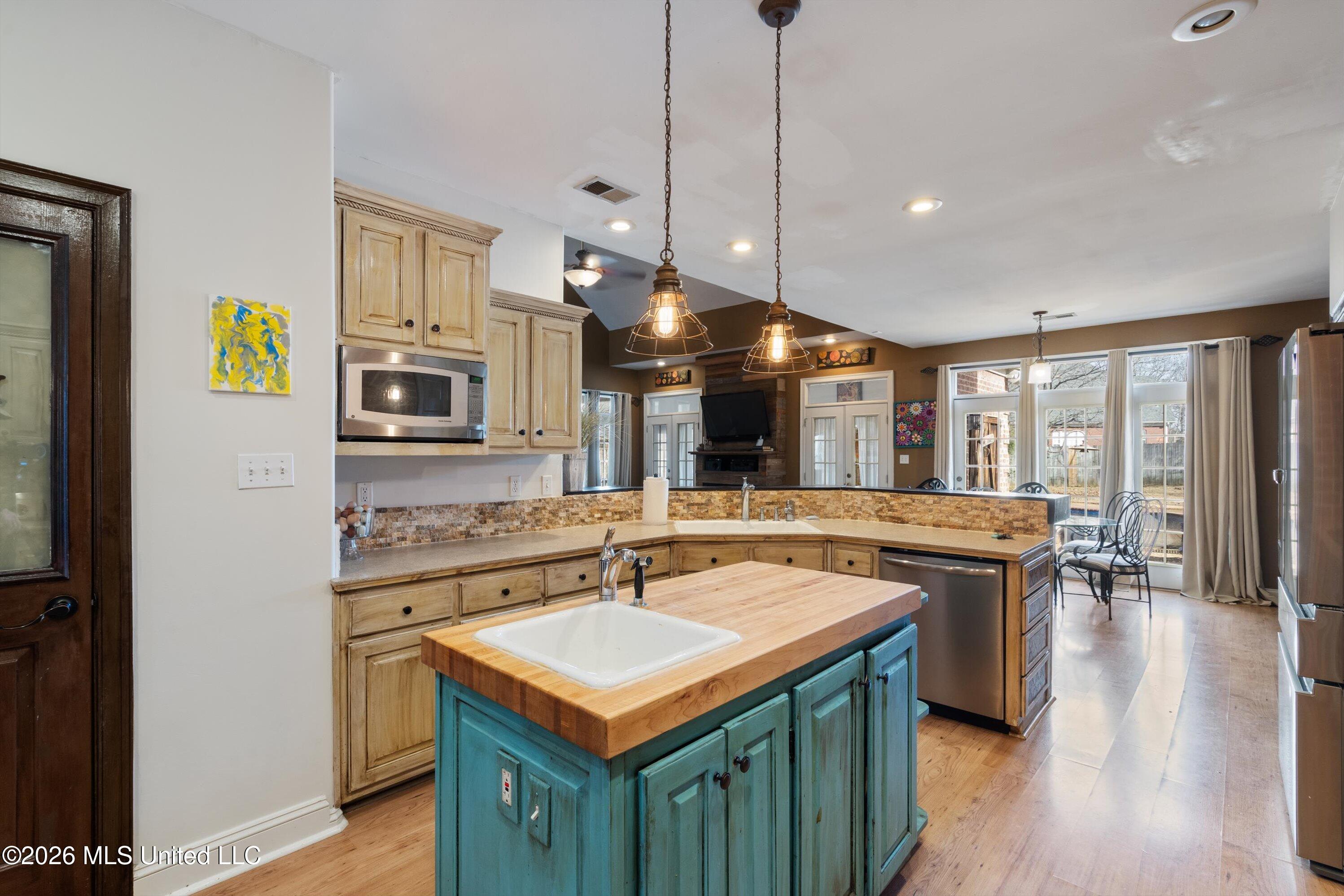 4455 Windslet Cove Property Photo 14