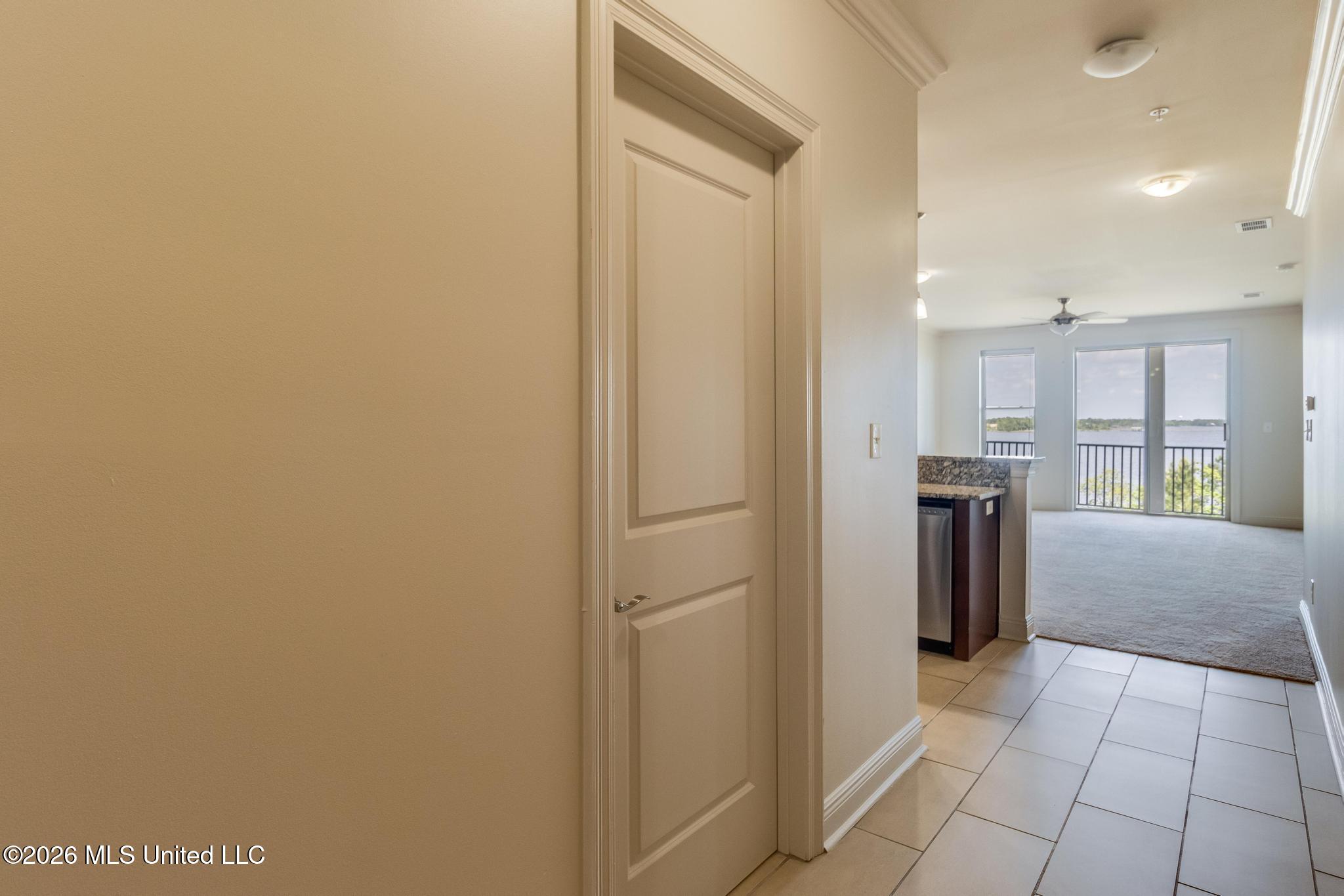 630 Bay Cove Drive Property Photo 4