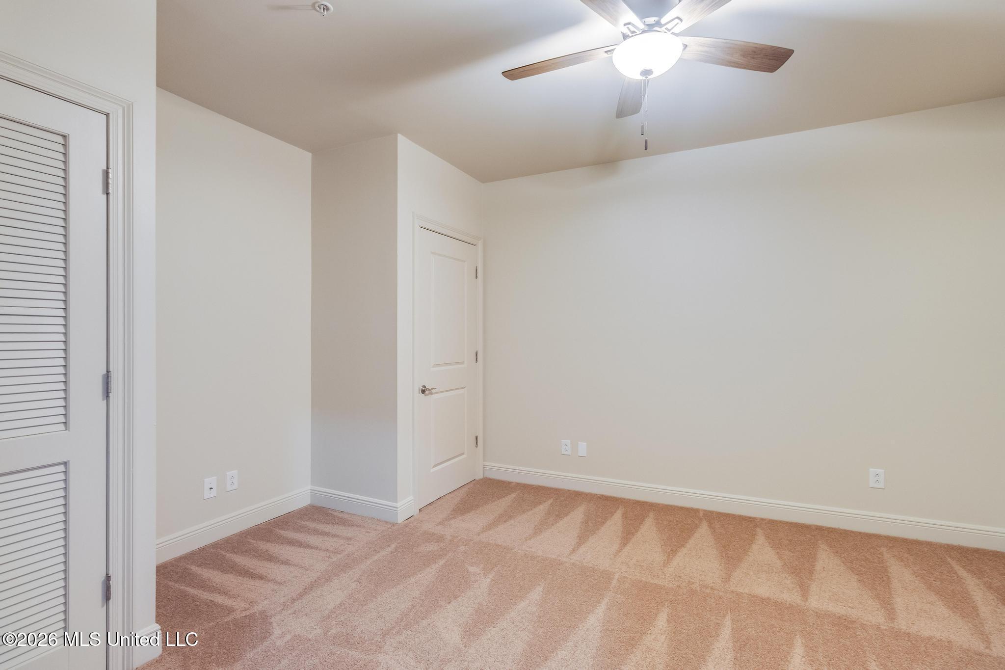 630 Bay Cove Drive Property Photo 5