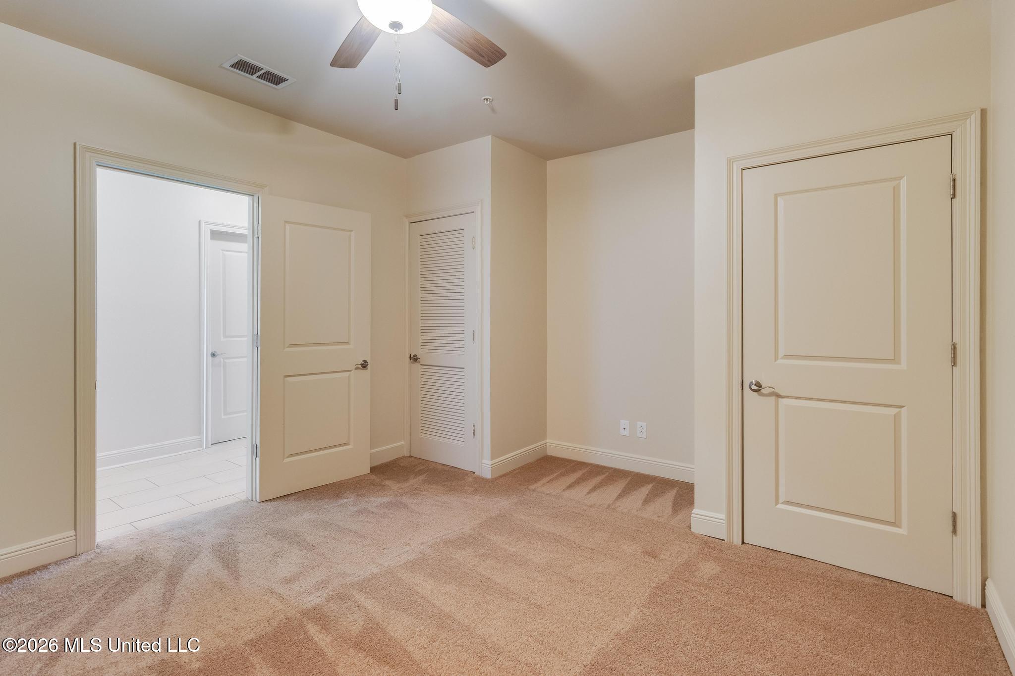 630 Bay Cove Drive Property Photo 6